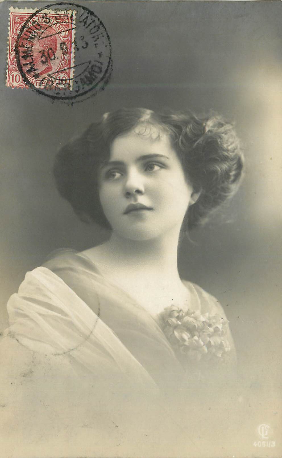 Portrait d'une jeune femme — photographie — éditeur C. 405113
