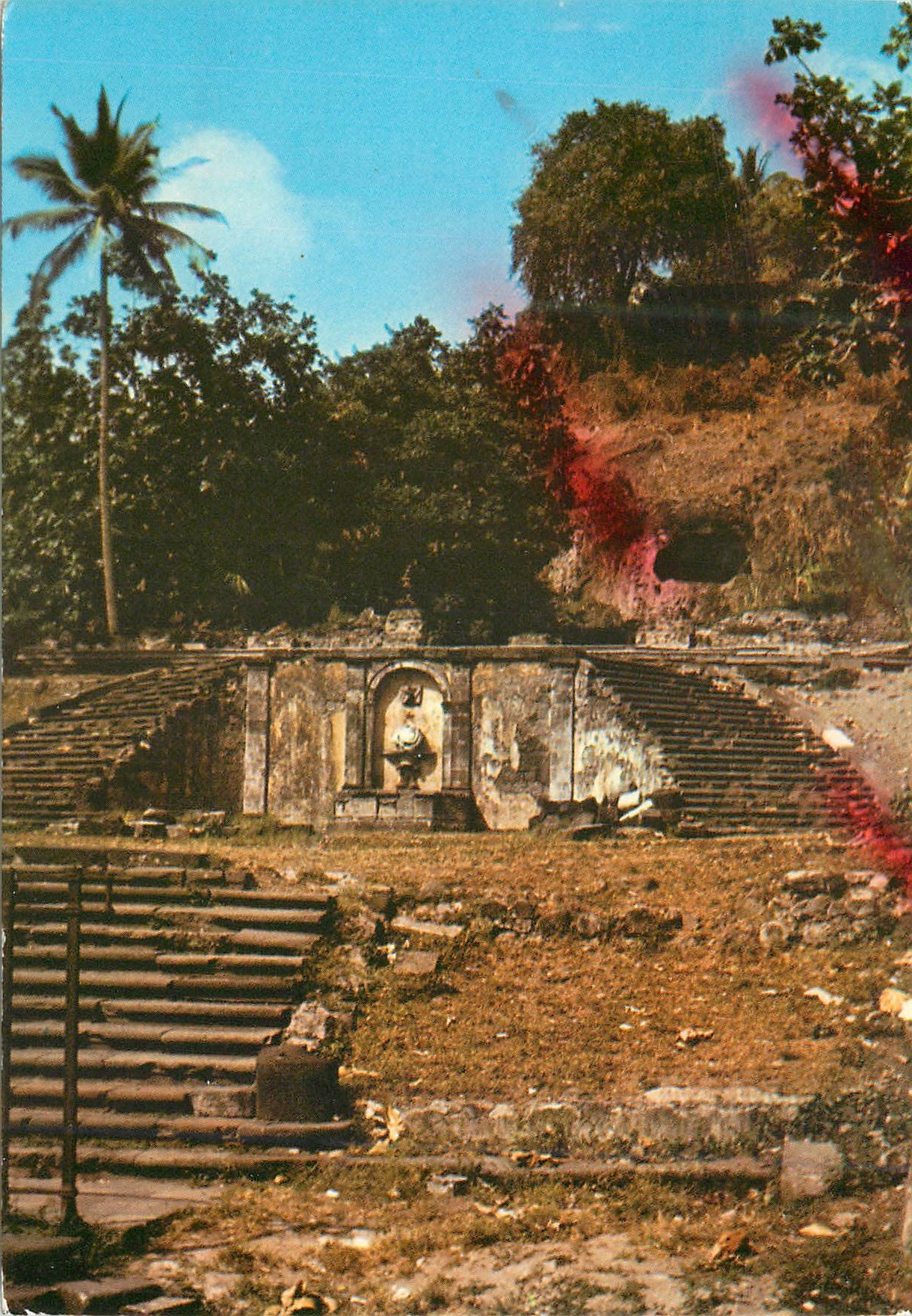 CPM Martinique Saint-Pierre Ruines du Theatre