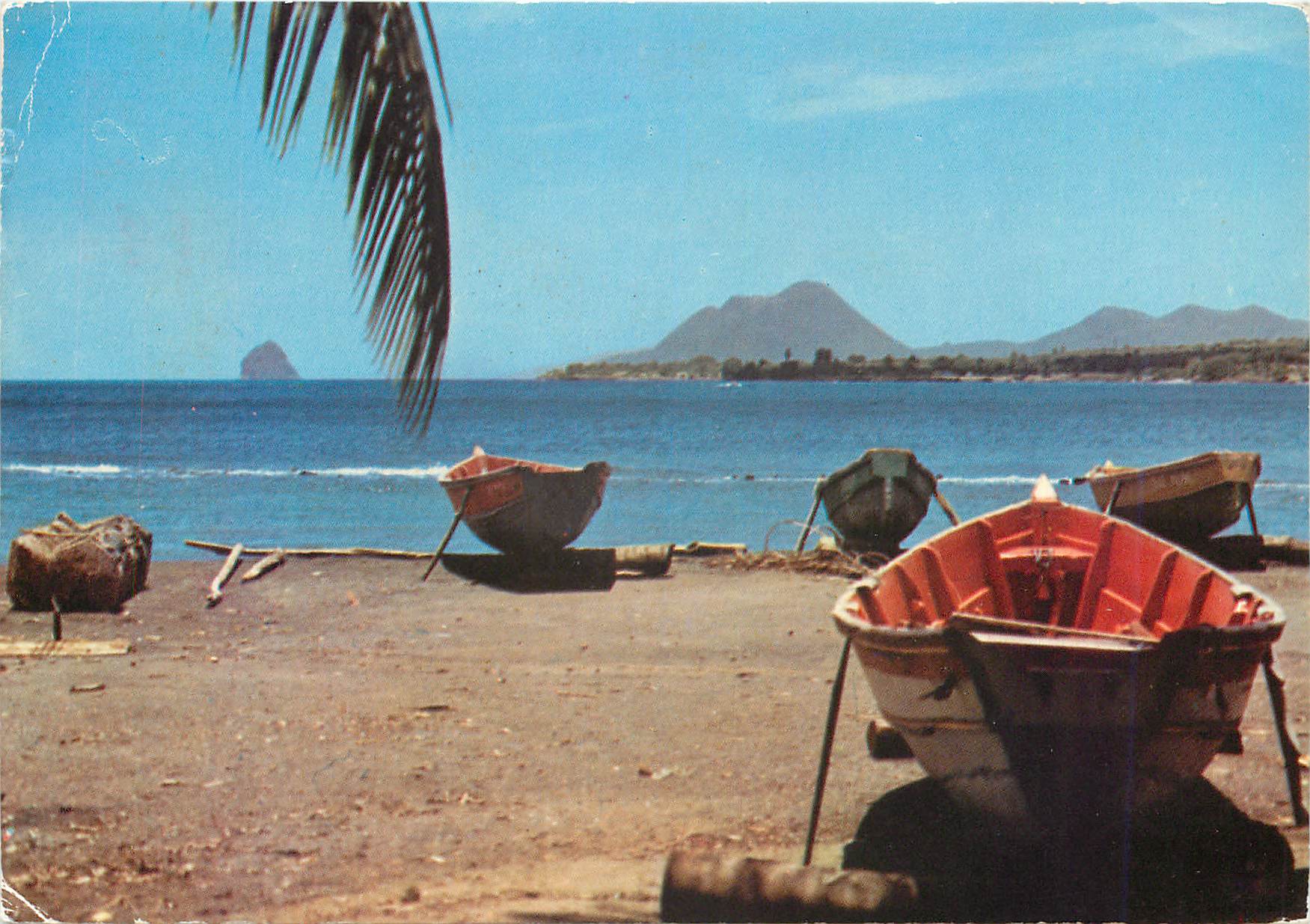 CPM Martinique L'Anse Figuier Barques de peche au fond le Diamant