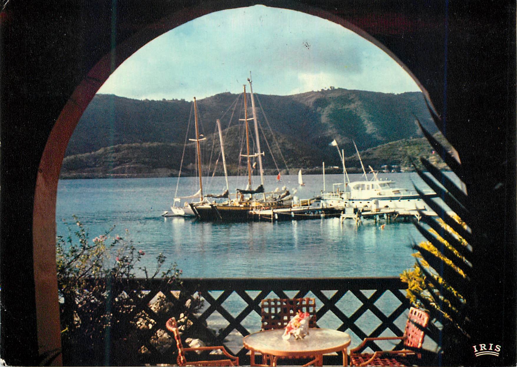 Vue du port de Anost — Martinique — éditeur IRIS