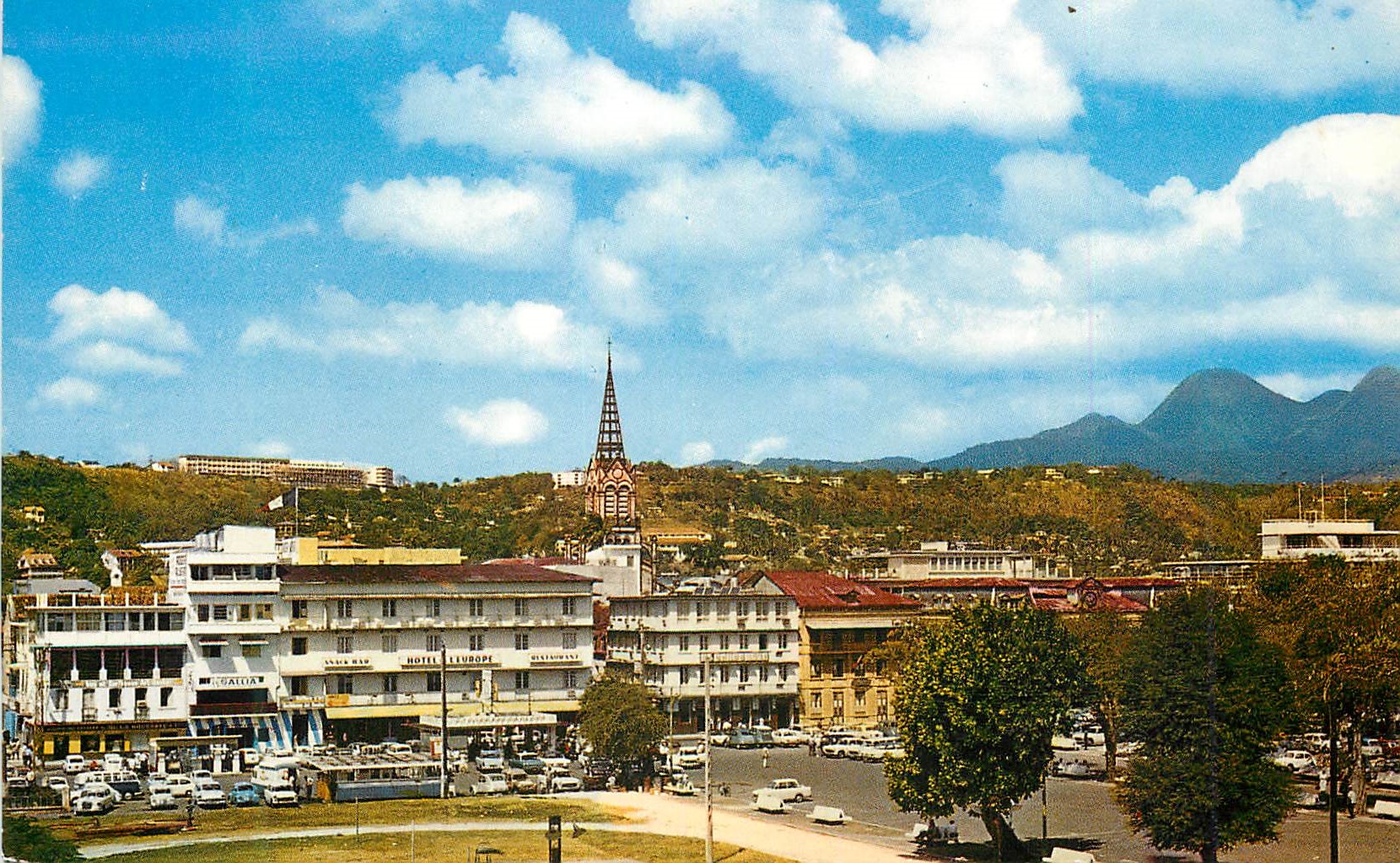 Fort-de-France — Vista degli alberghi « Gallia » e « Europe » — TALCOCOR