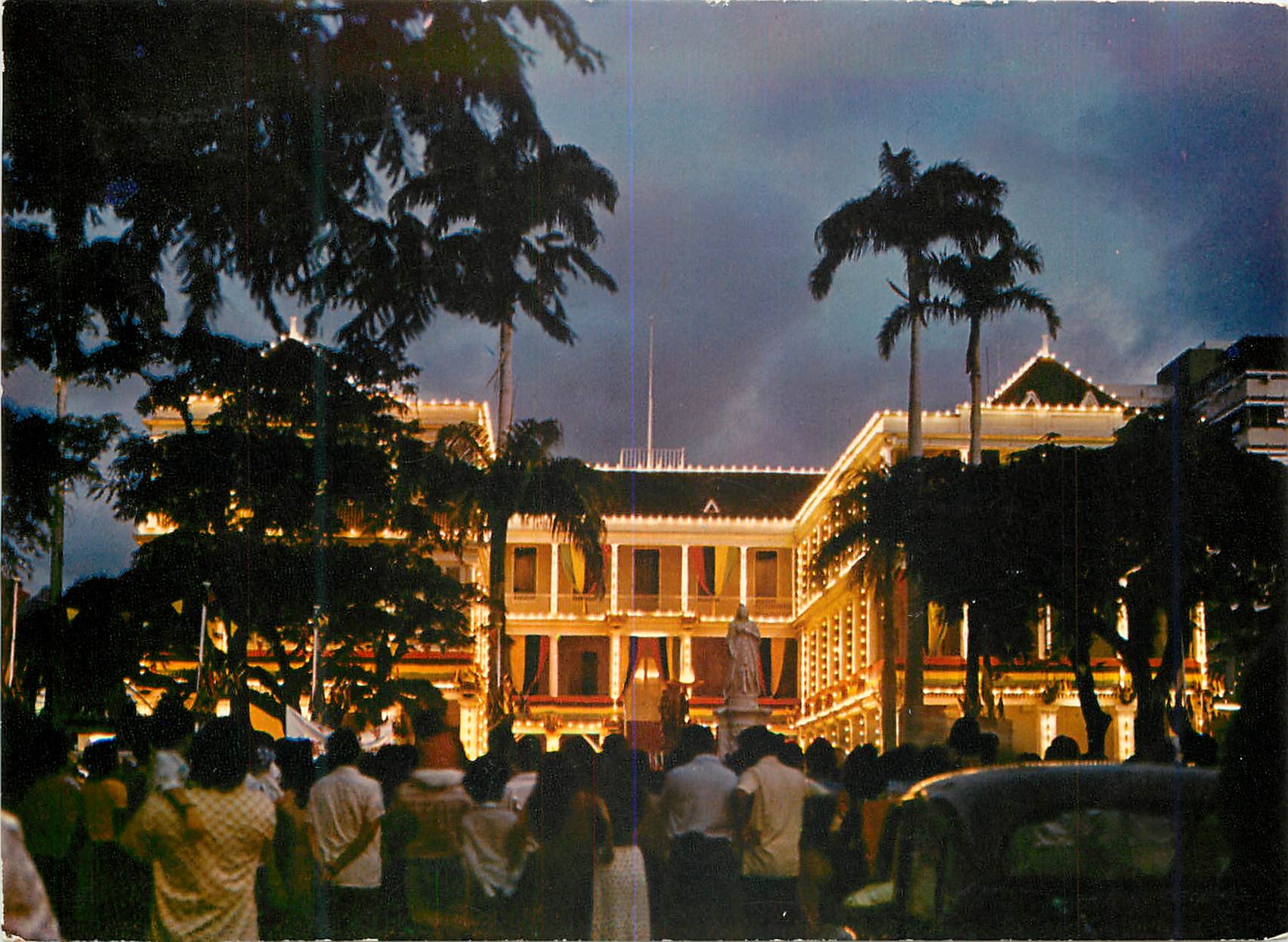 CPM Ile Maurice Palais du Governement Vue de nuit