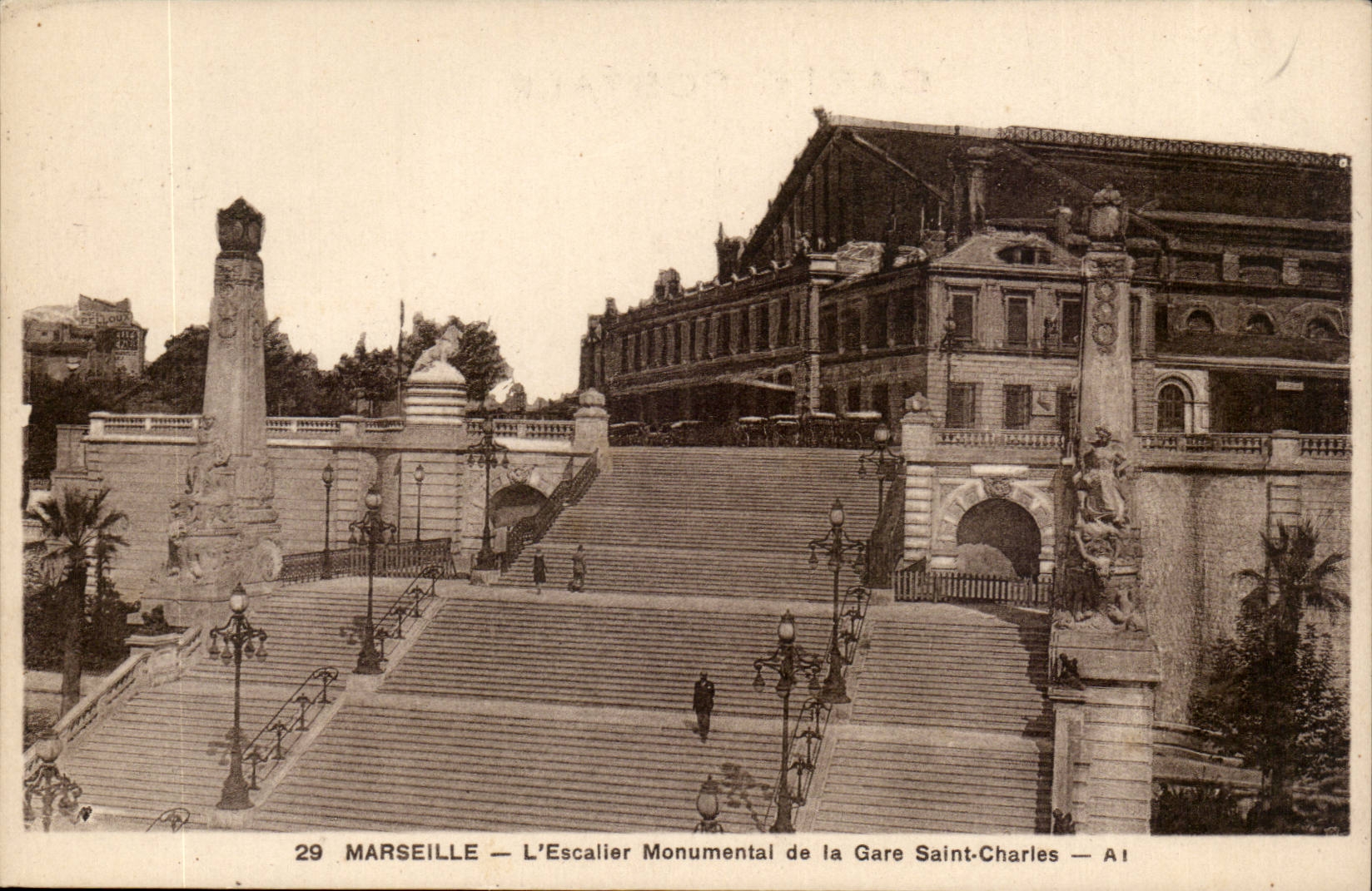 Marseille CPA L'escalier monumental de la gare Saint Charles