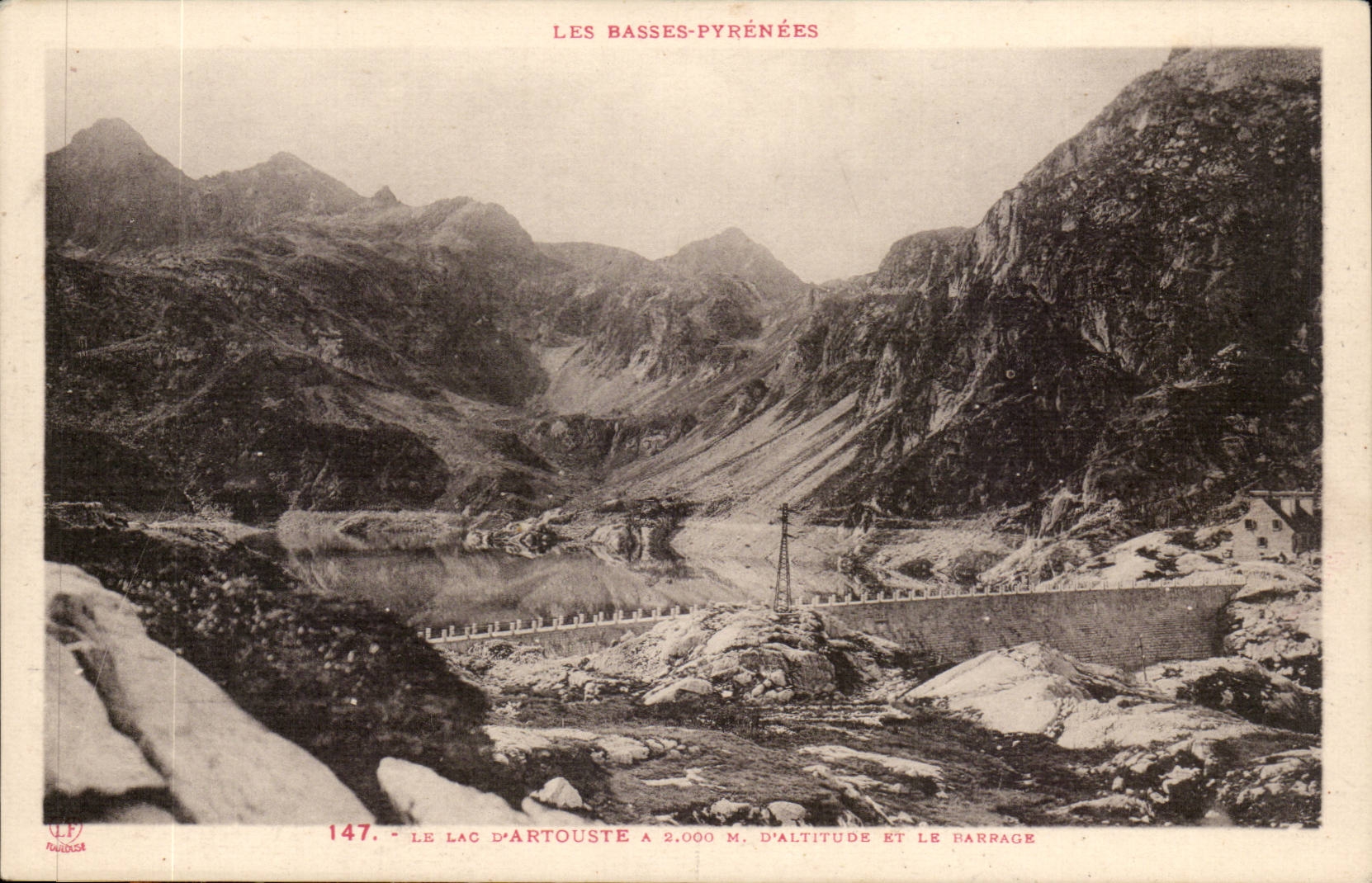 Basses Pyrenees CPA Le lac d'Artouste et le barrage