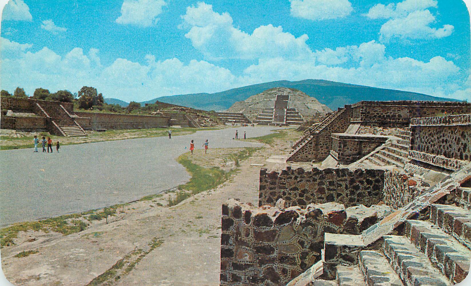 CPM Avenue of the Dead and Pyramid of the Moon. Zona Arqueológica de Teotihuacan Mexico