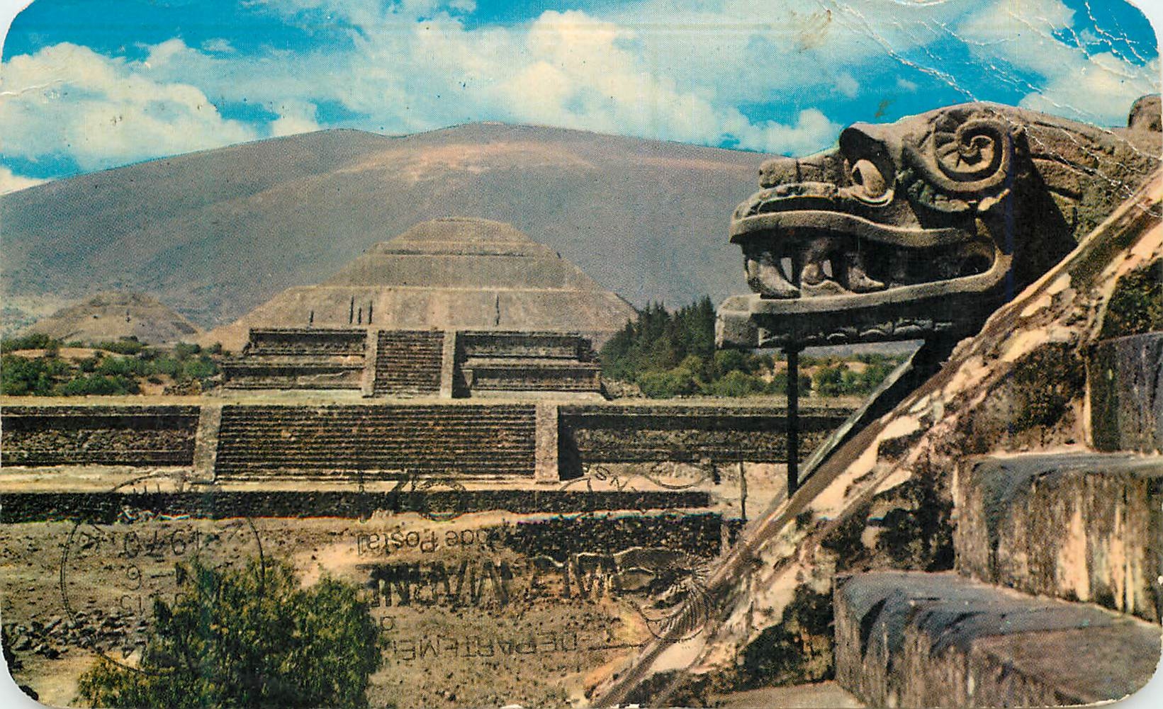 CPM Overall view from the "Templo de Quetzalcoatl" of the ancient city of Son Juan Teotihuacan