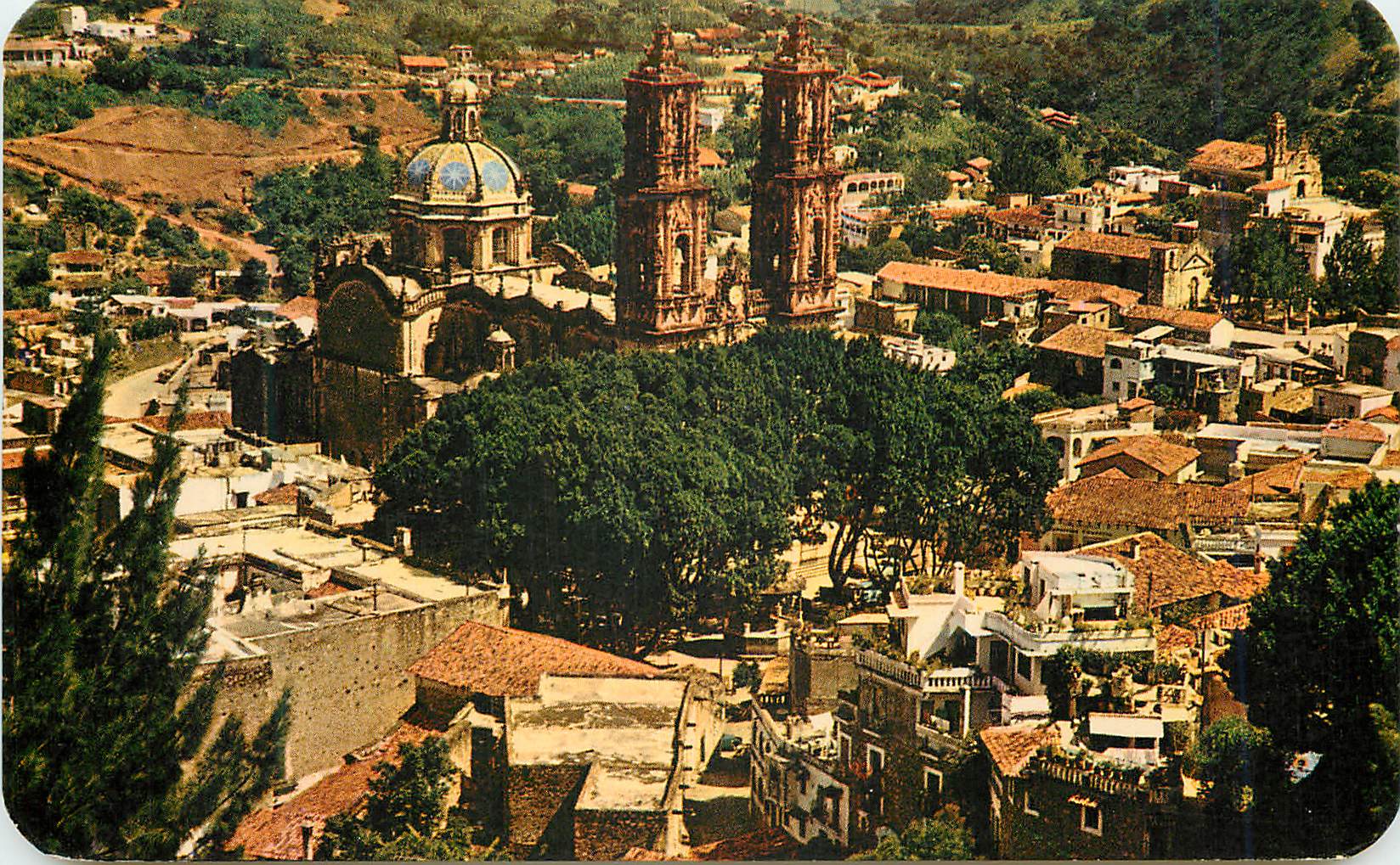 CPM The Santa Prisca Church dominates the XVIII Century town of Taxco