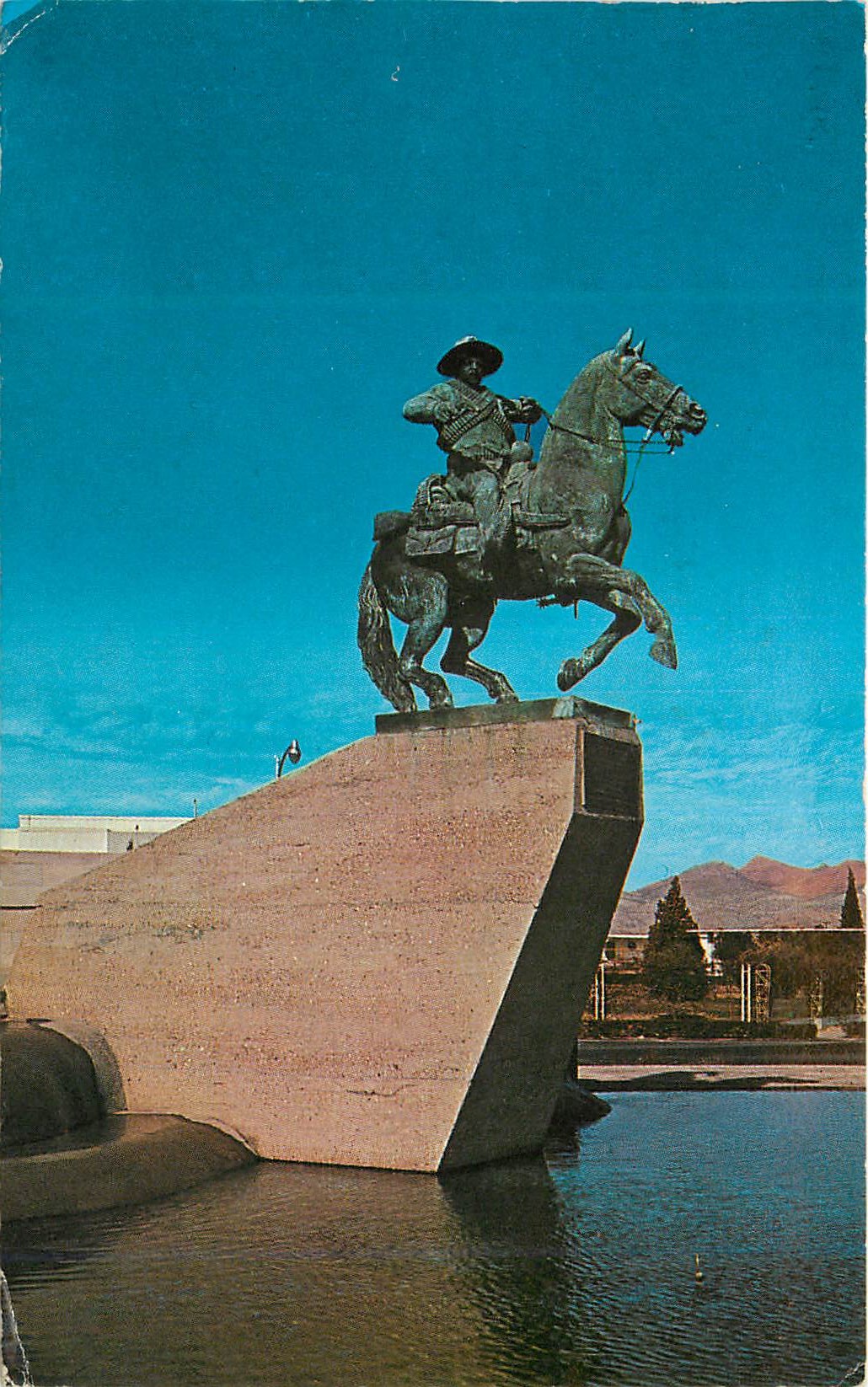 CPM MONUMENTO A LA DIVISION DEL NOR en homenaje a los gloriosos componentes