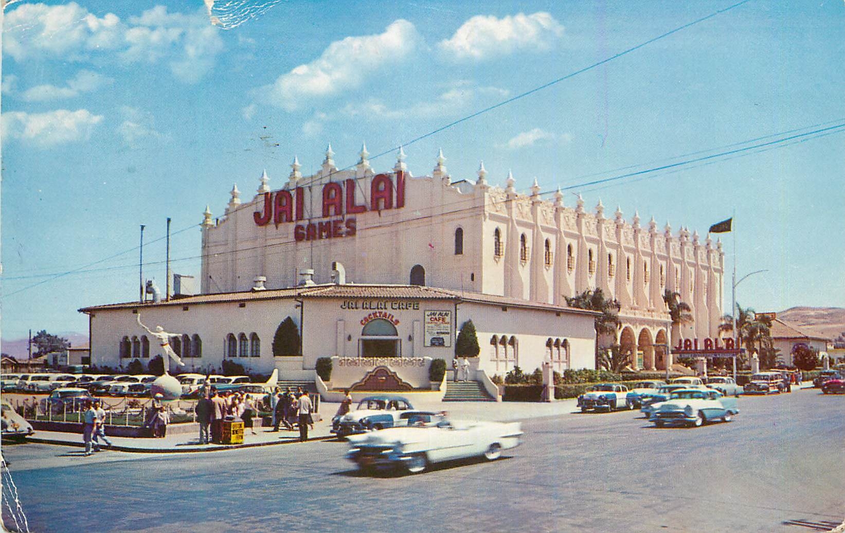 Tijuana — Fronton Palace — Jai Alai Games — Photo by Enrique Asin
