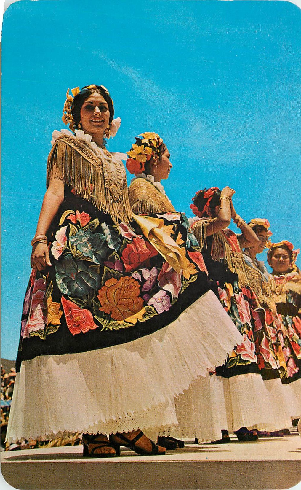 CPM The regional dress of the Tehuantepec Isthmus Oaxaca Mexico
