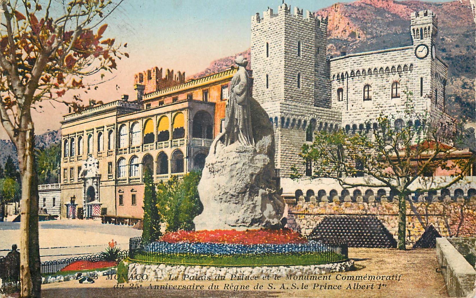CPA Monaco - le palais du prince et le monument commemoratif