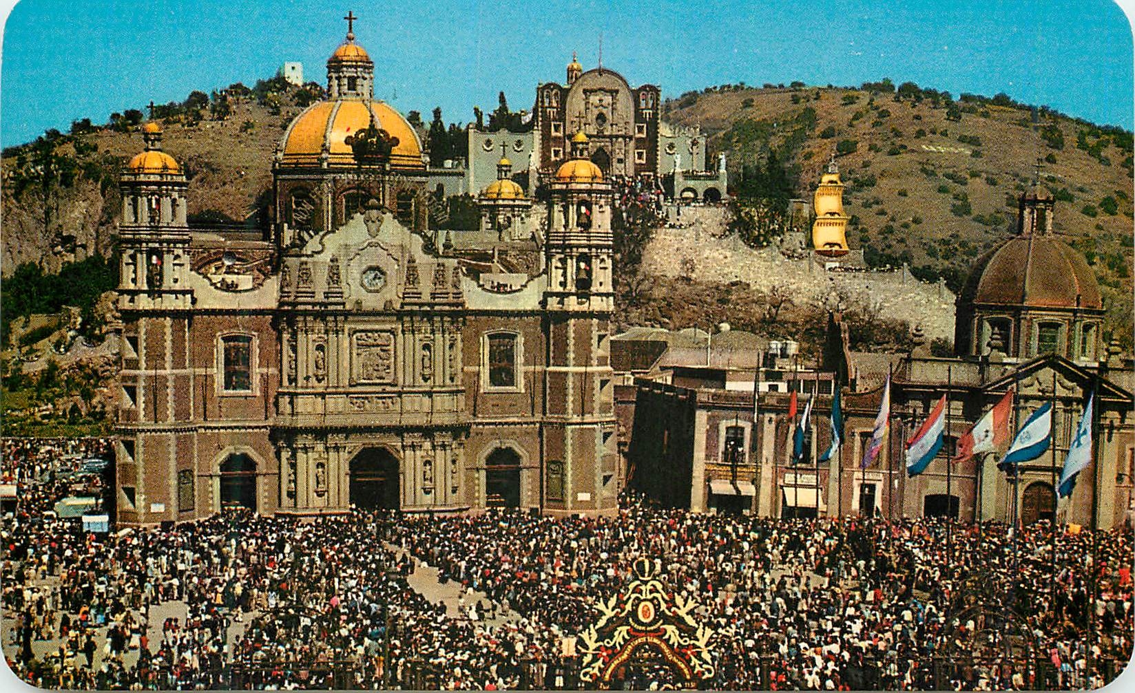Basilique de Guadalupe — Pilgrimage day — AMMEX ASOCIADOS, S.A.