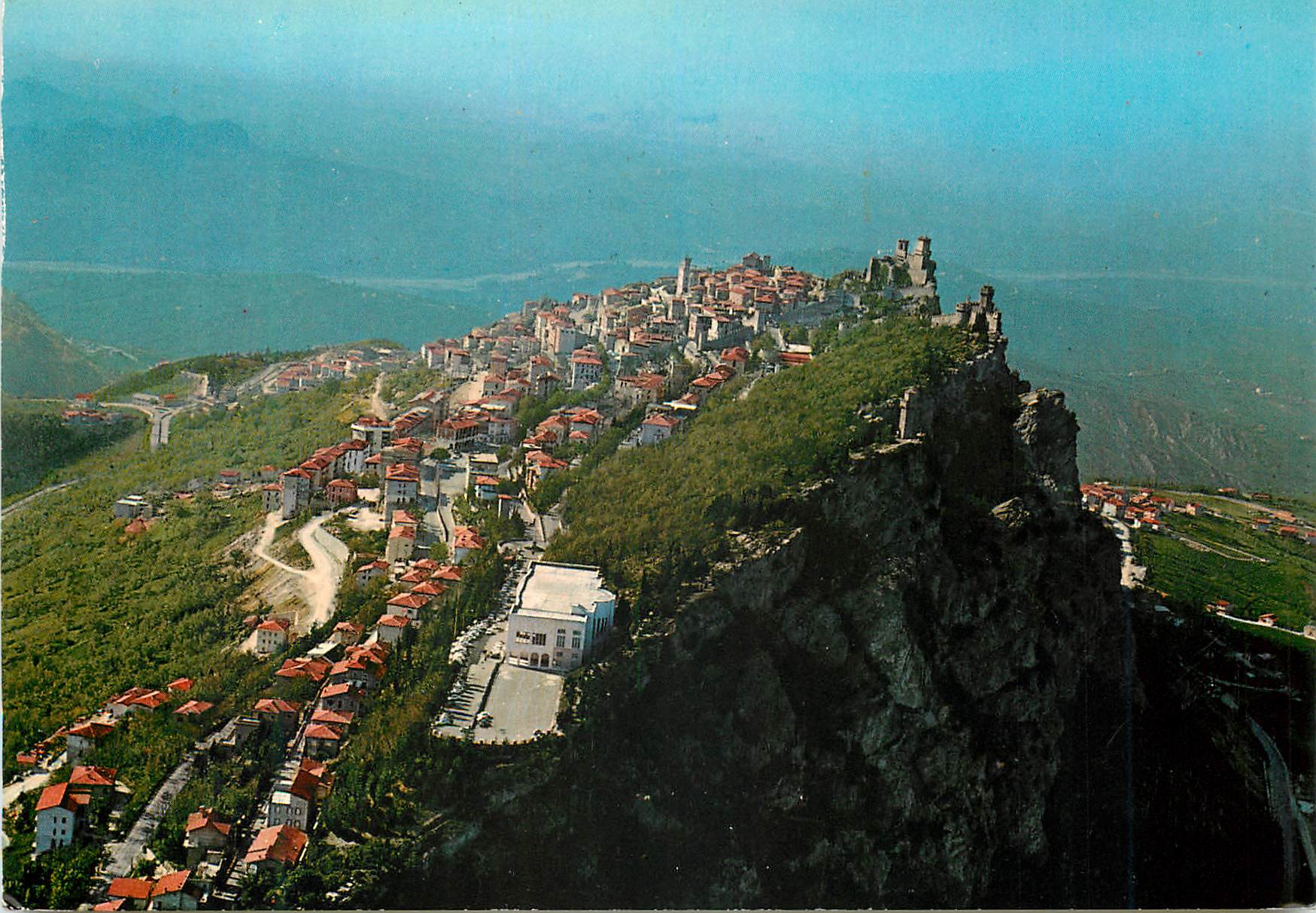 San Marino — La plus petite République du monde dans le cœur d'Italie — RSM 88/150