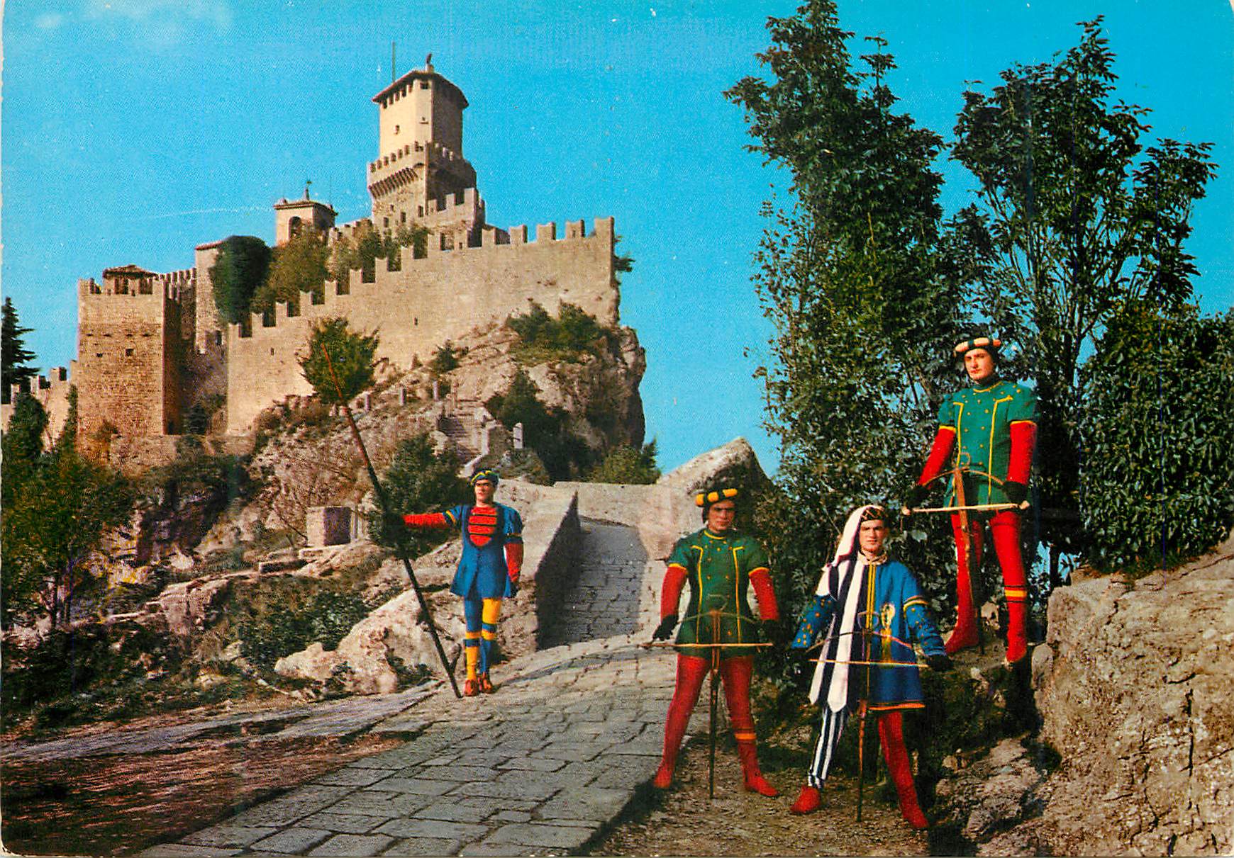 La Rocca con Balestrieri — San Marino — éditeur Courvoisier S.A. n° SMA 12