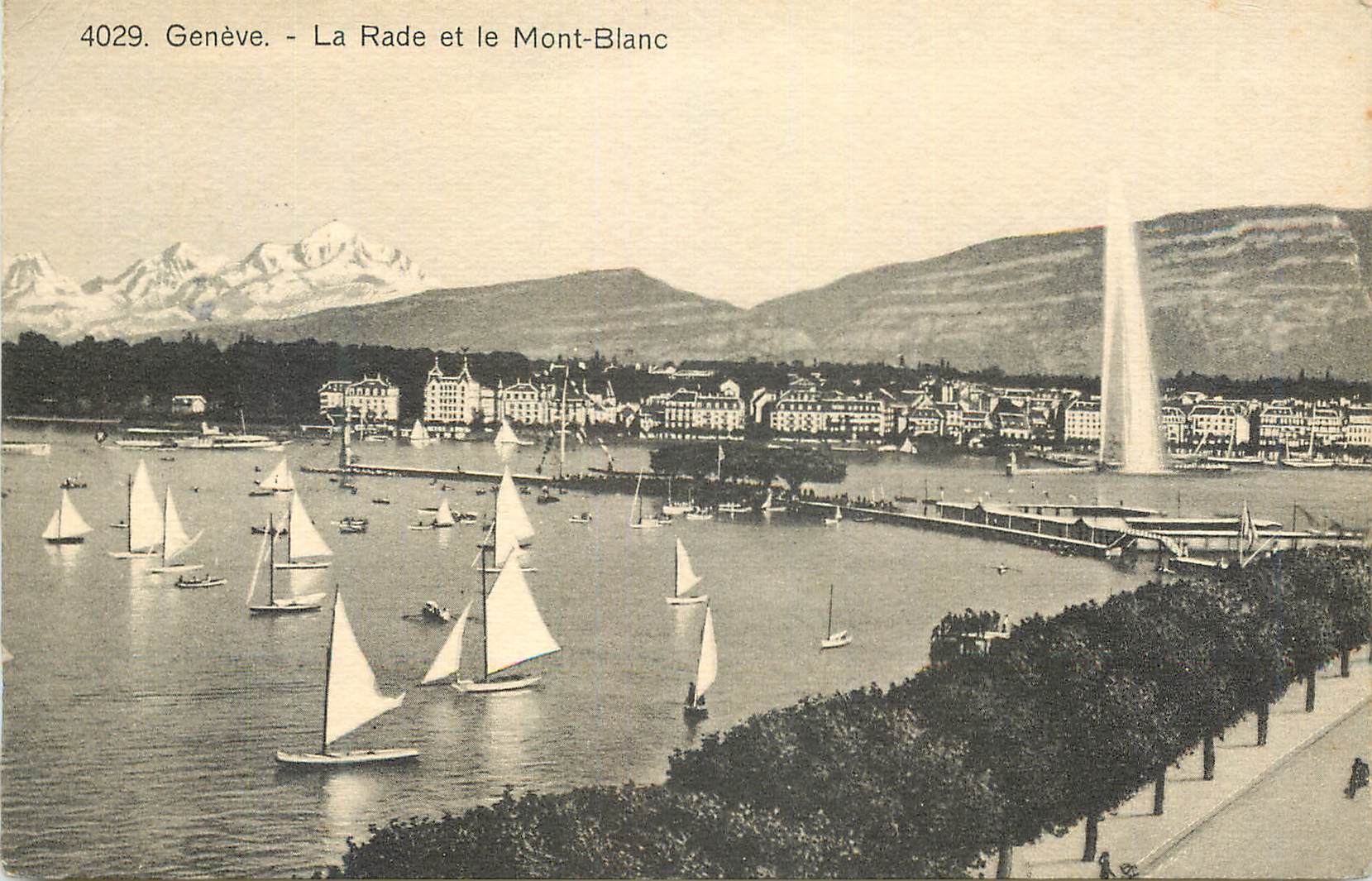 CPA Geneve La Rade et le Mont Blanc Bateaux