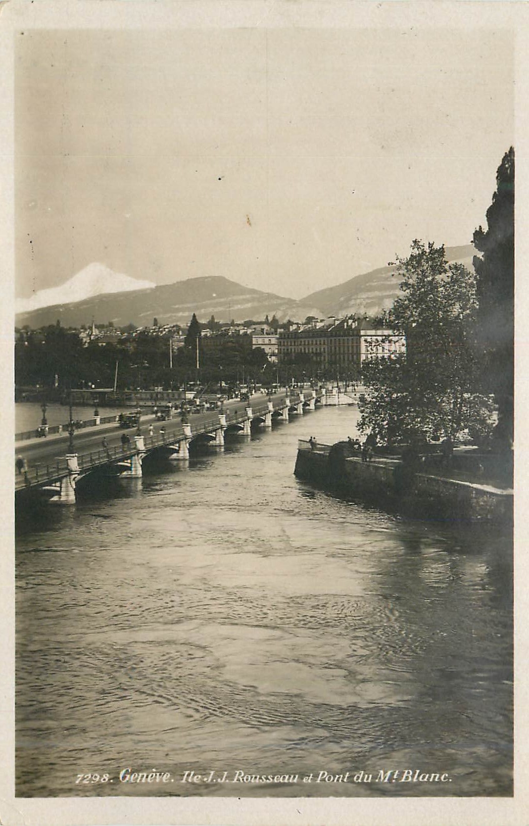 CPA Geneve Ile de JJ Rousseau et Pont du Mt Blanc 