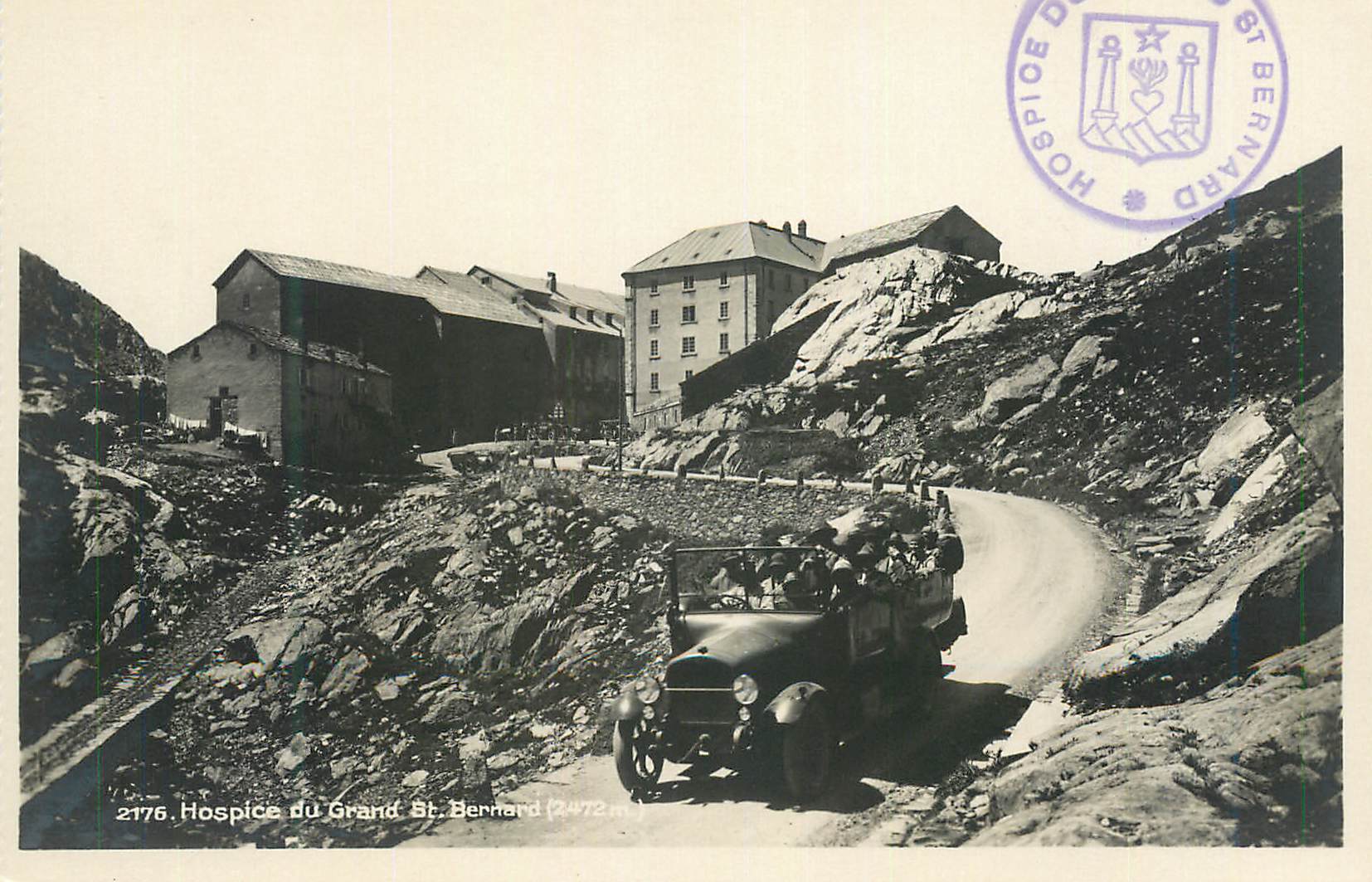 CPA Hospice du Grand St Bernard Automobile