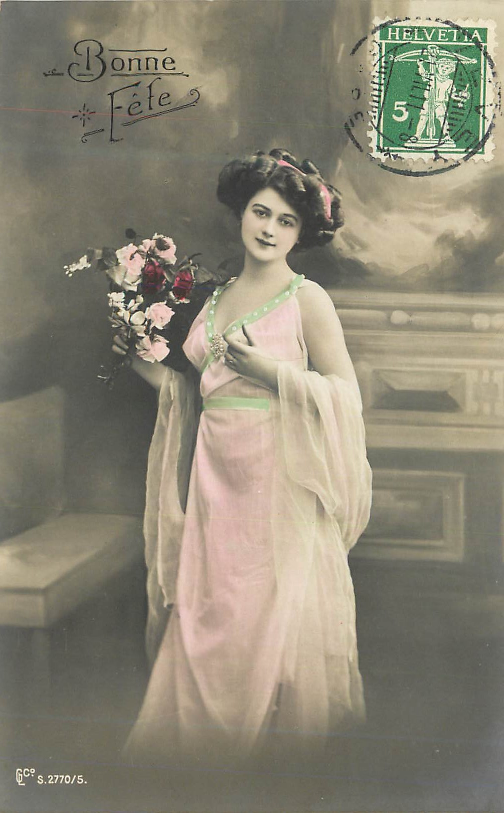 Femme en robe rose — carte de vœux — GCe S.2770/5