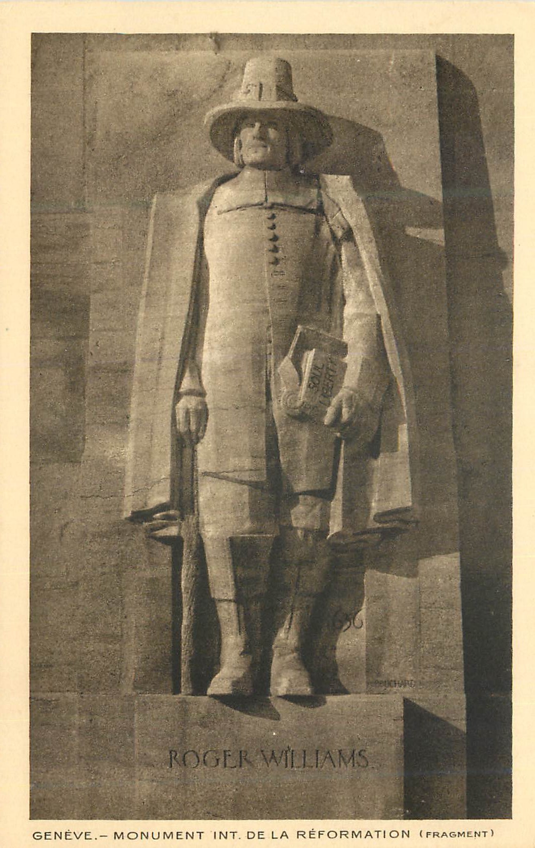 CPA Geneve Monument Int de la Reformation 