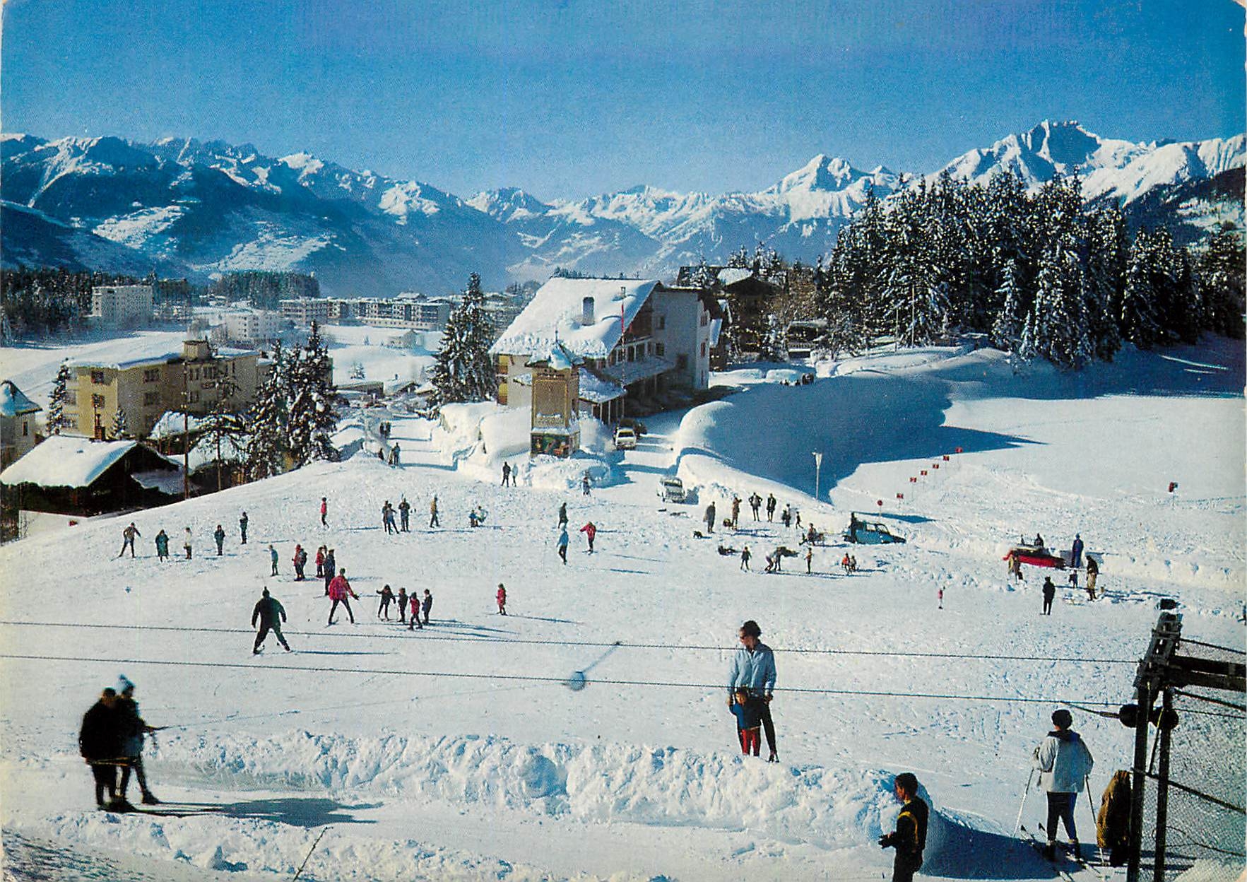CPM Montana Crans alt m Les champs d exercice de l Ecole suisse de ski et la vue sur les Alpes