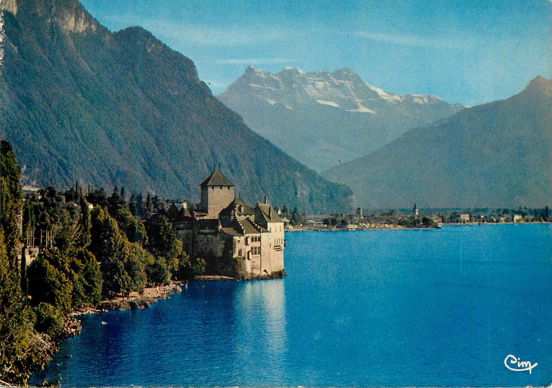 CPM Montreux Vue generale sur le Chateau de Chillon Au fond les Dents du Midi Collectionnez les Cartes Postales