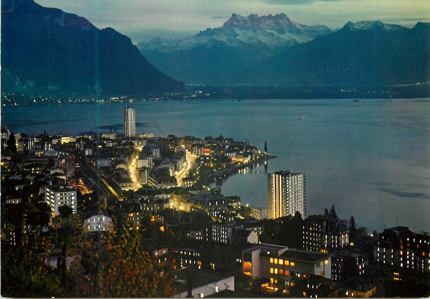CPM Montreux La Ville et les Dents du Midi a la tombee dujour Iris Mexichrome Reproduction interdite