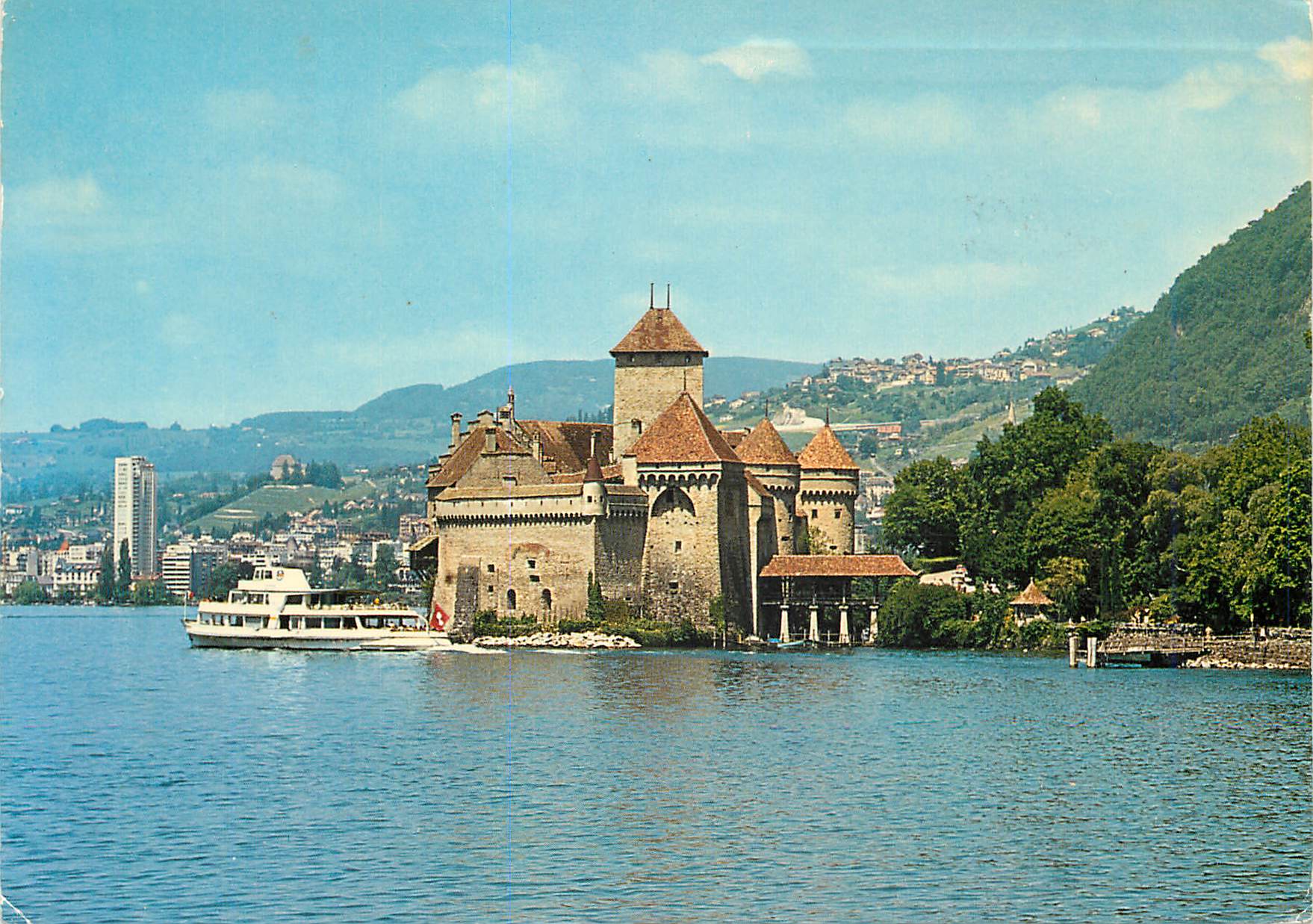 CPM Le Chateau de Chillon pres Montreux Schloss Chillon bei Montreux Thonon Les Bains Haute Savoie Lac et Montagne
