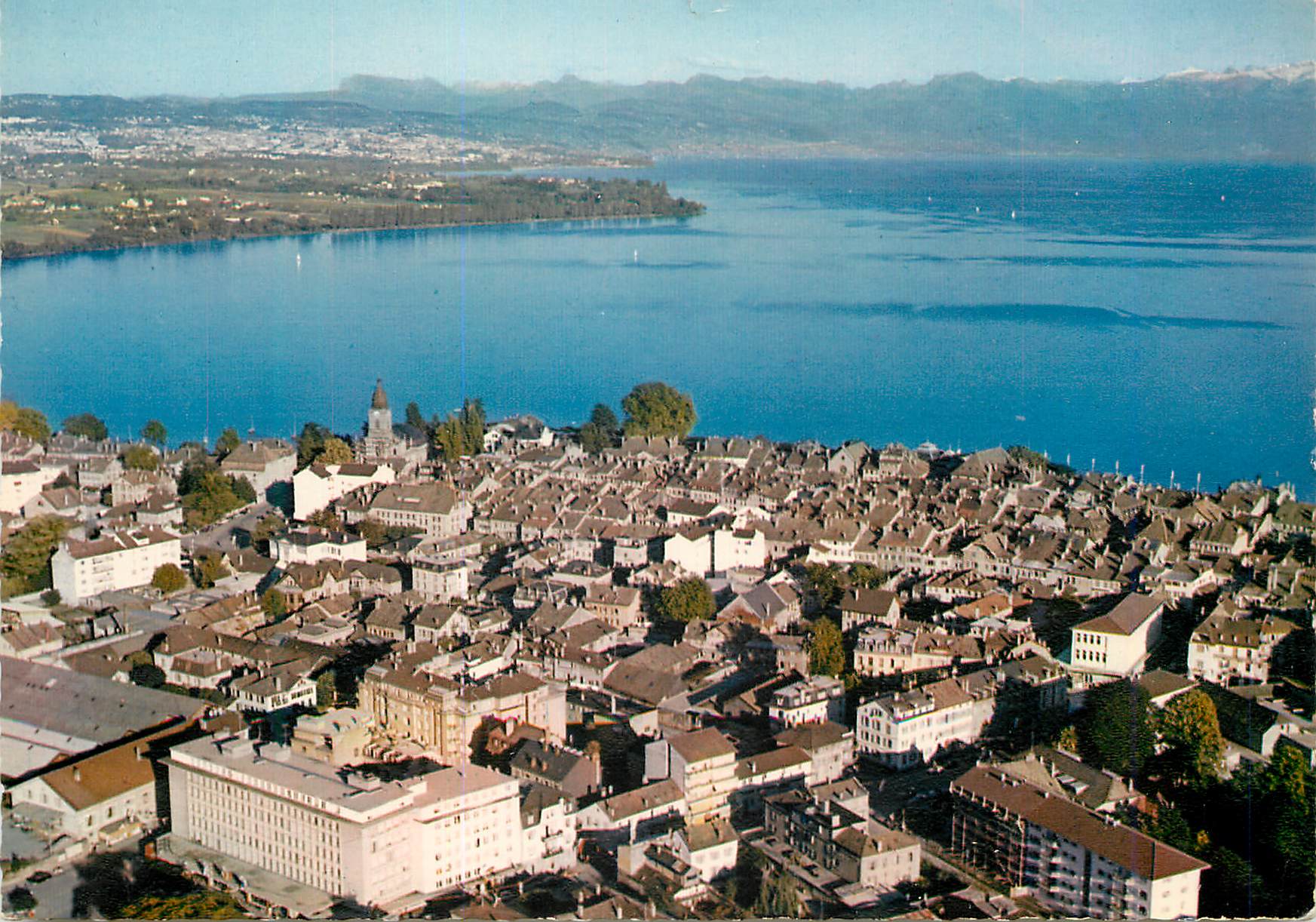 CPM Morges Vue aerinne de la Ville et du Lac Leman Helvetia Reproduction interdite