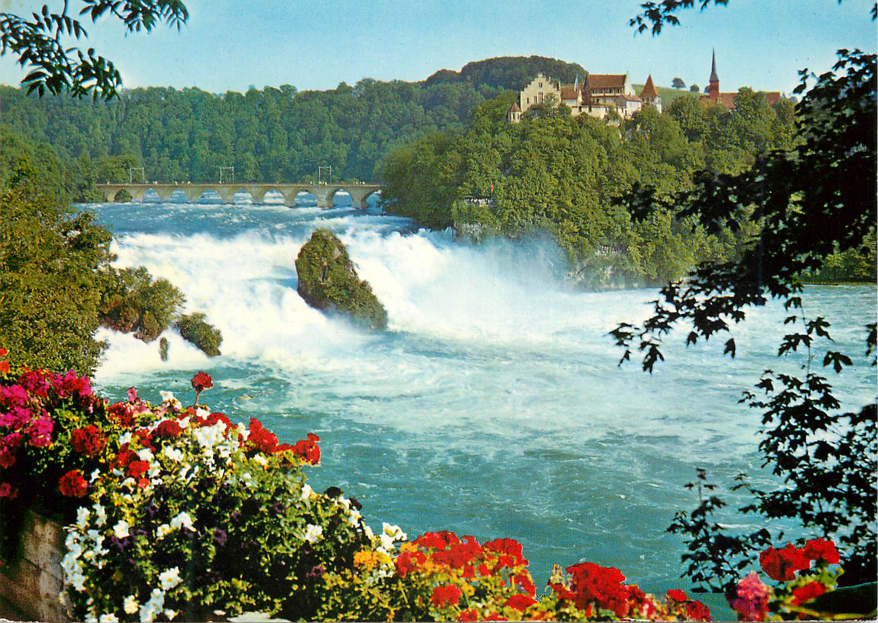 CPM Rheinfall mit Schoss Laufen Totale Breite totale Hohe Tiefe des Rheinfallbeckens Mittiere Sommerabflussmenge pro Sek