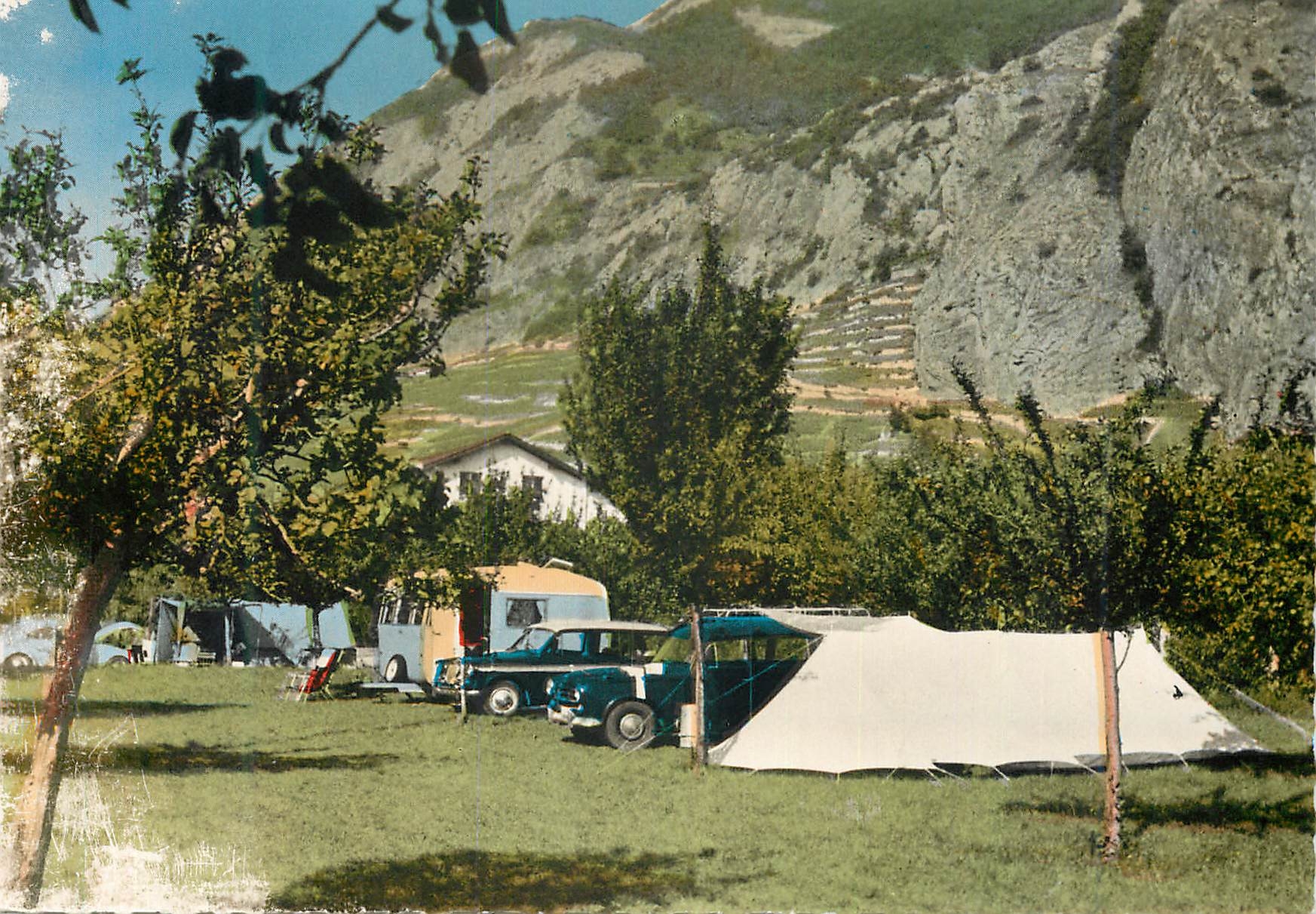CPM Sion Ardon V S Suisse Hotel et Camping des Gorges de la Lizerne Confort jardin parc garage Situation tres tranquille