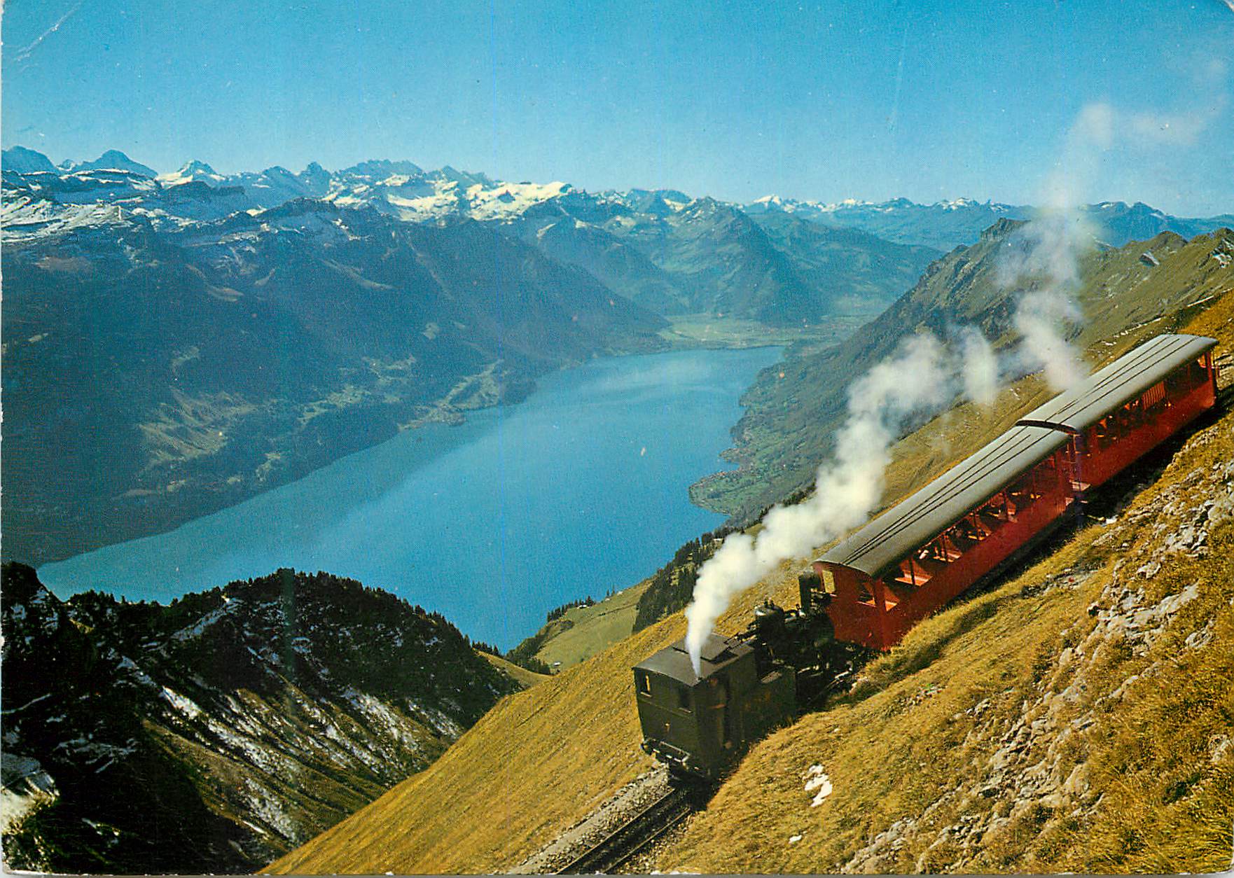 CPM Brienz Rothorn Bahn auf Talfahrt Blick auf Brienzersee und Berner Alpen Grosshorn bis Diablerets Train Funiculaire