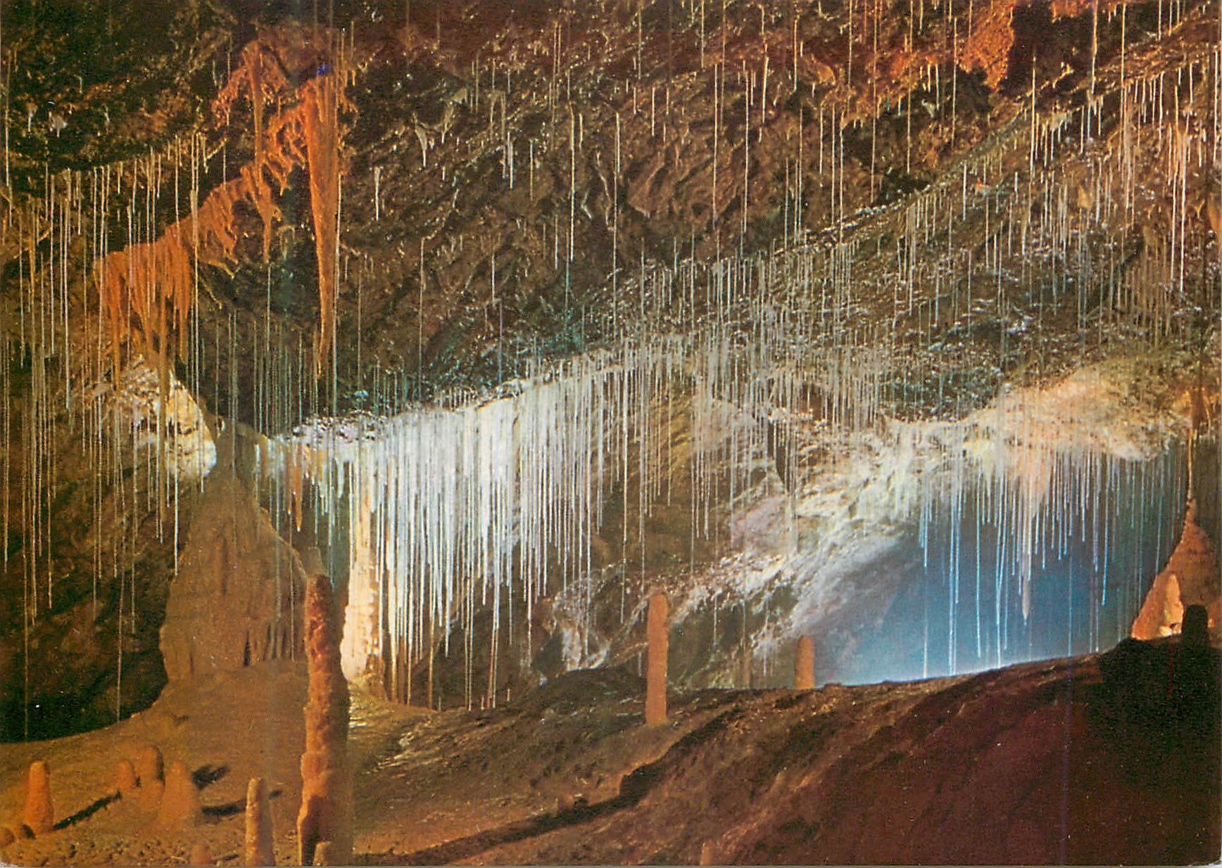 CPM Grottes de Vallorbe Suisse Salle des Aiguilles