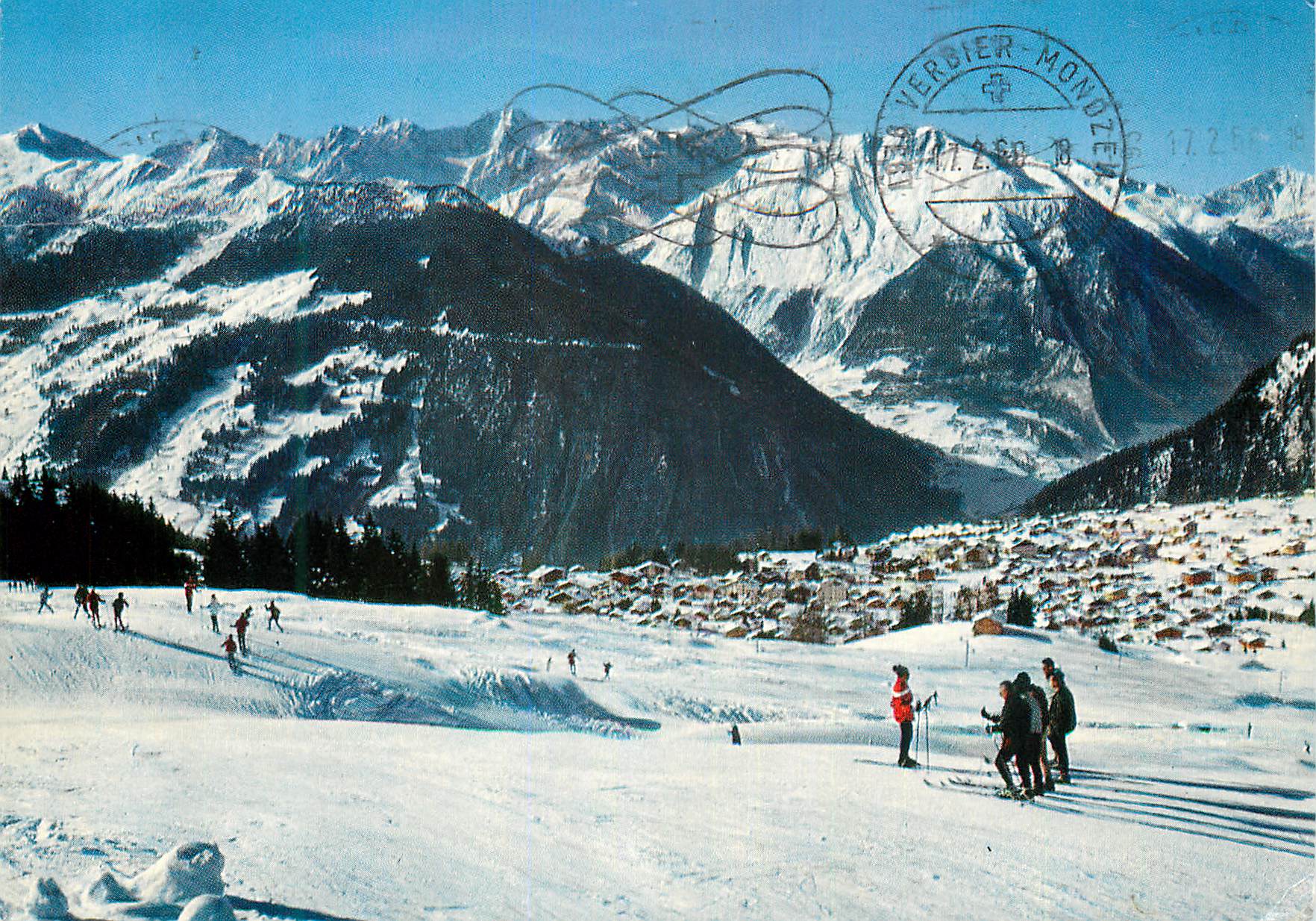 CPM Station de Verbier en hiver les pistes et au fond le Massif du Trient