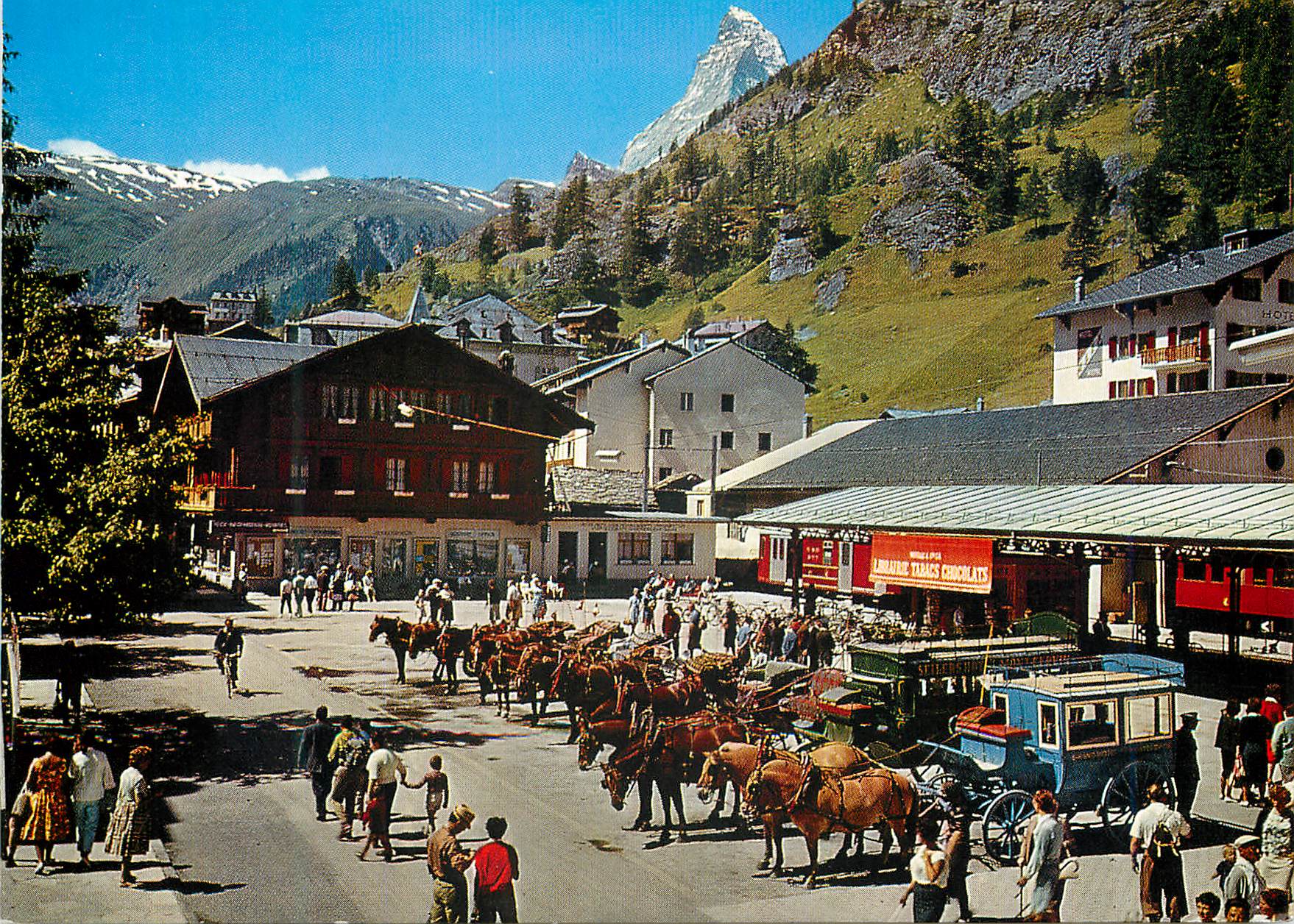 CPM Zermatt Bahnhofplatz mit Matterhorn Fotografierre farbig mit Agfacolor