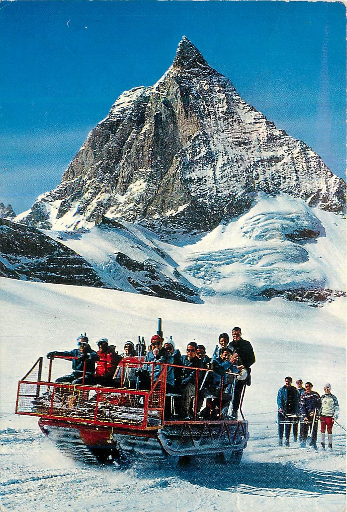 CPM Matterhorn Rolba auf dem Teodulgletscher mit Matterhorn 