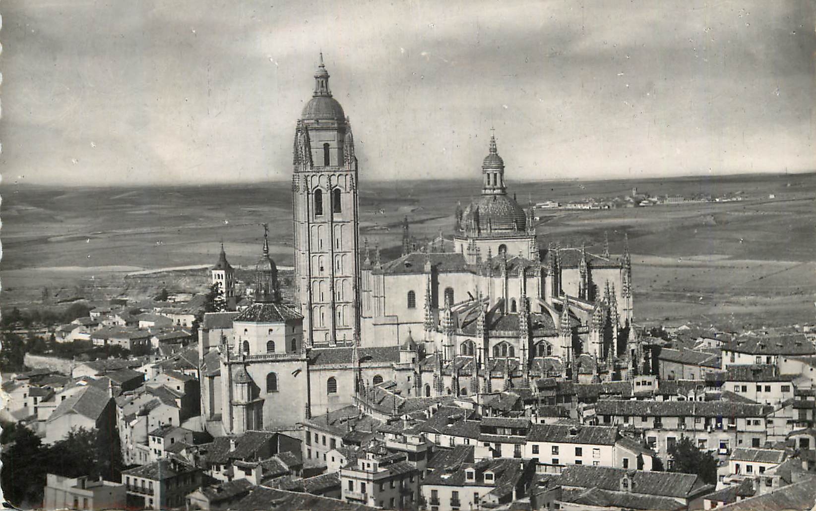 CPM Segovia Aerea La Catedral La Cathedrale