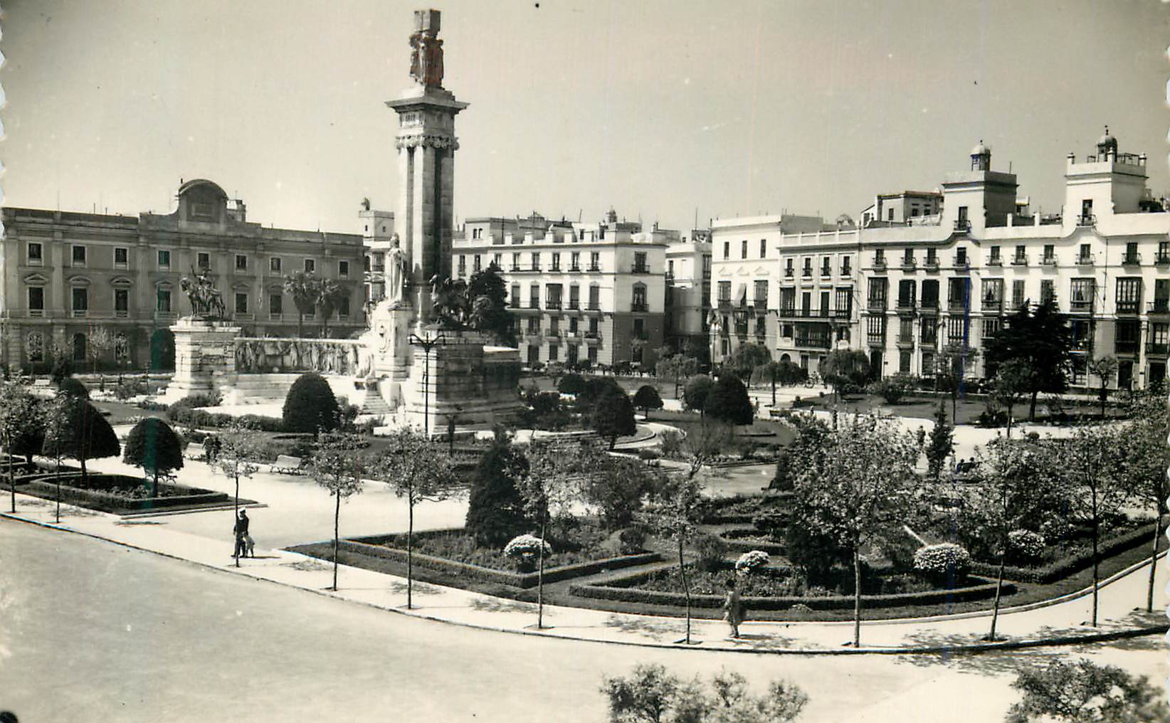 CPM Cadiz Plaza Espana Monumento a las Cortes Ediciones Sicila Zaragosa Prohibida reproduccion