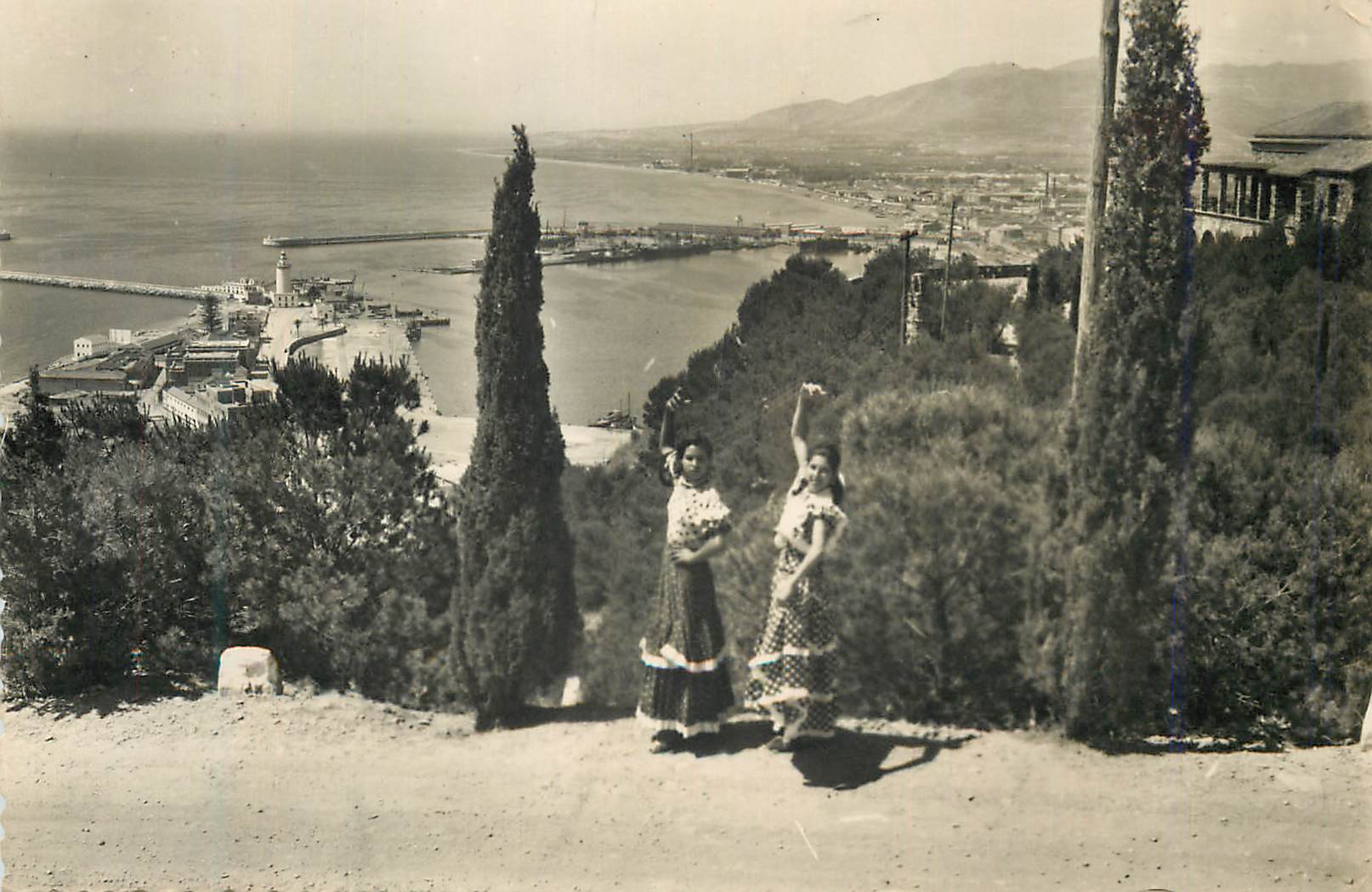 CPM Malaga Vista parcial desde Gibralfare Entrambasaguas Granada Larios Malaga Foto D Cortes prohibida la reproduccion F