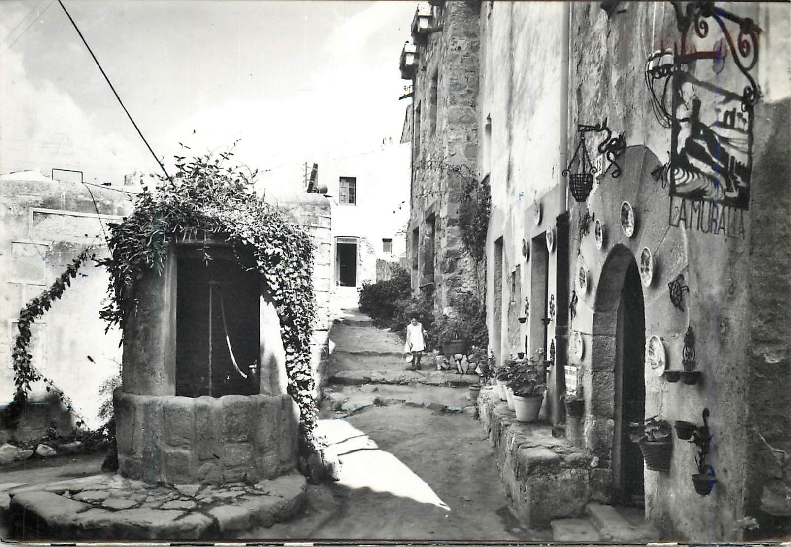 CPM Costa Brava Tossa de Mar Celle tipica Rue typique Soberanas Bruch Foto J Cebollero Dep Legal Rep prohibida Fisa