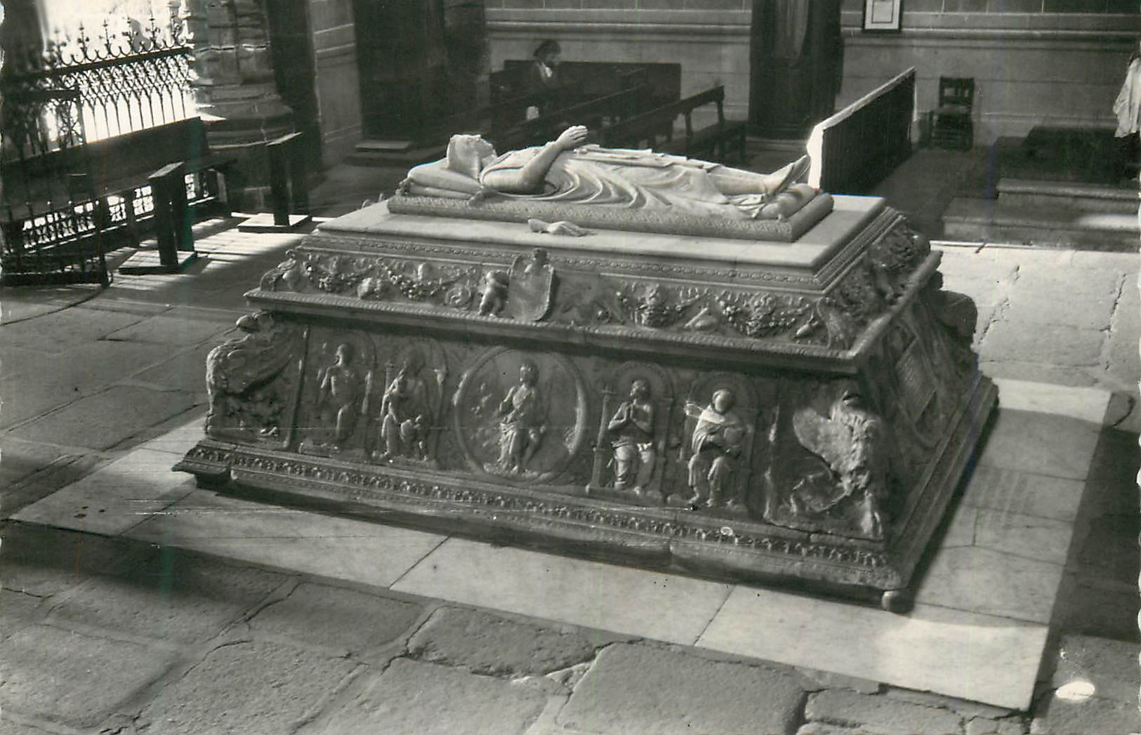 CPM Avila Convento de Santo Tomas Sepuler de alabastro del Principe D Juan Couvent de Saint Thomas Tombeau en alba re du