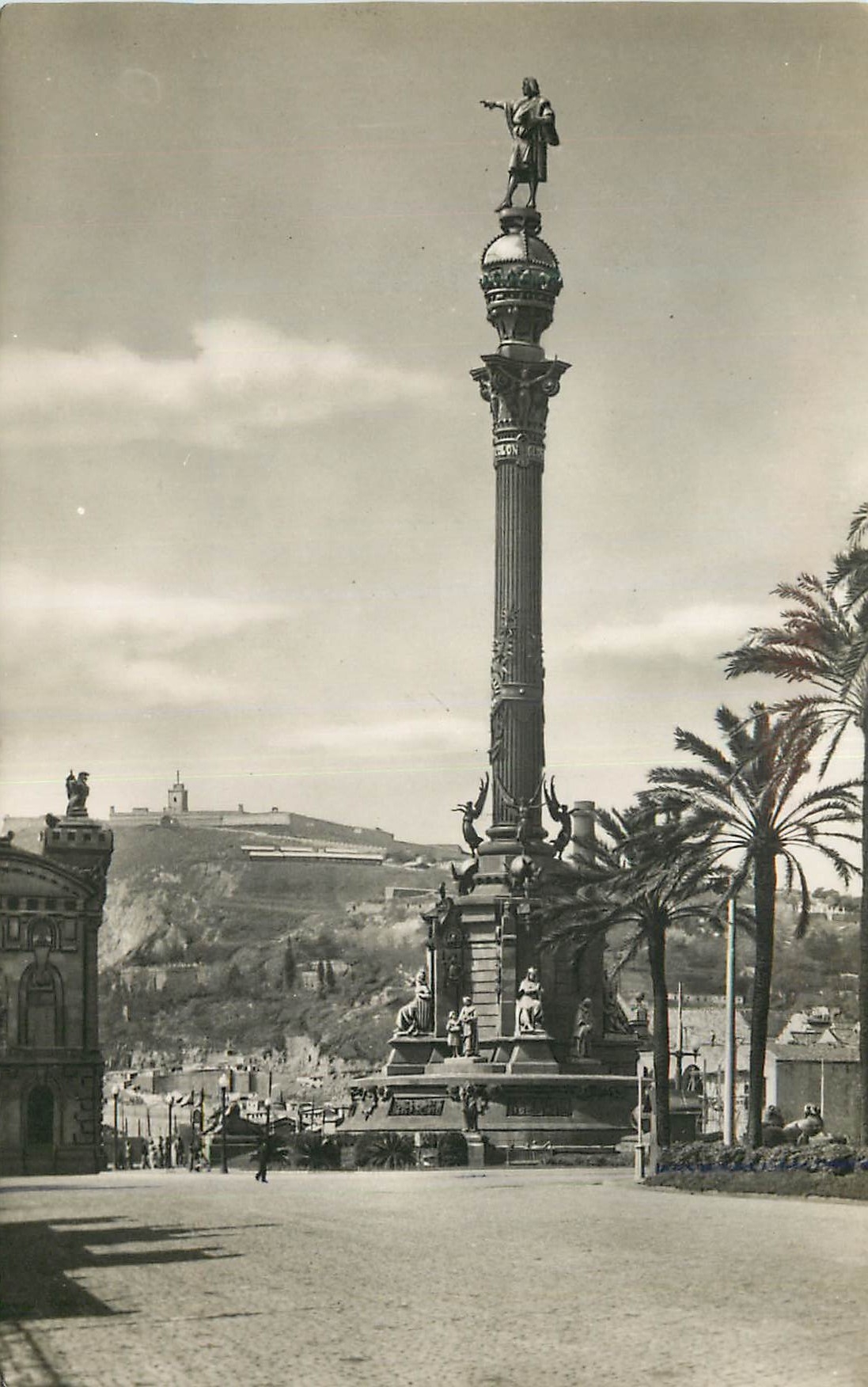 CPM Barcelona Monumento a Cristobal Colon Monument a Cristobal Colon Soberanas Tarjeta Postal