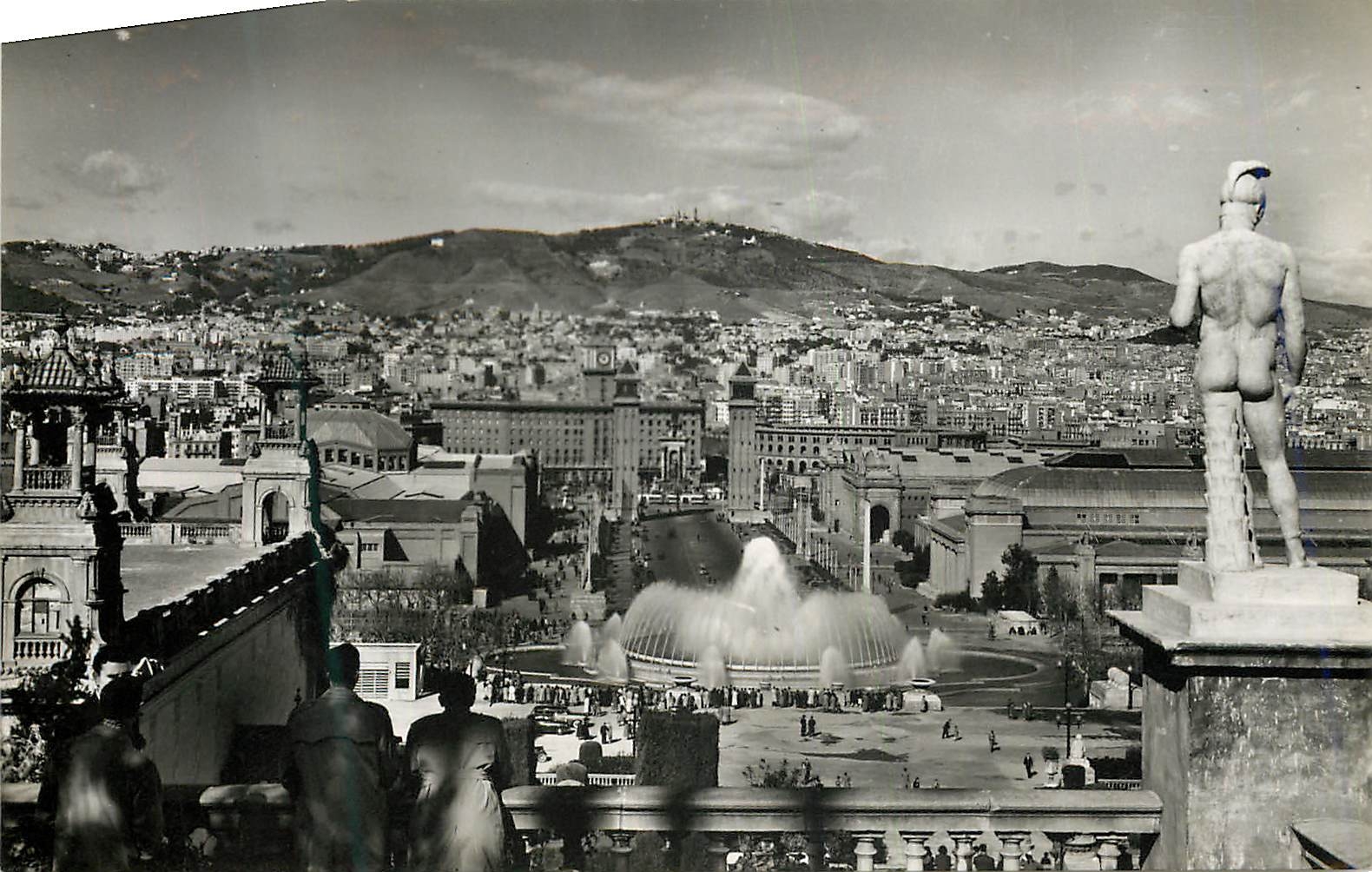 CPM Barcelona Surtidores de Montuichy vista Panoramica Foto J Ceballero Distrib Lorjusa Reproduccion prohibida