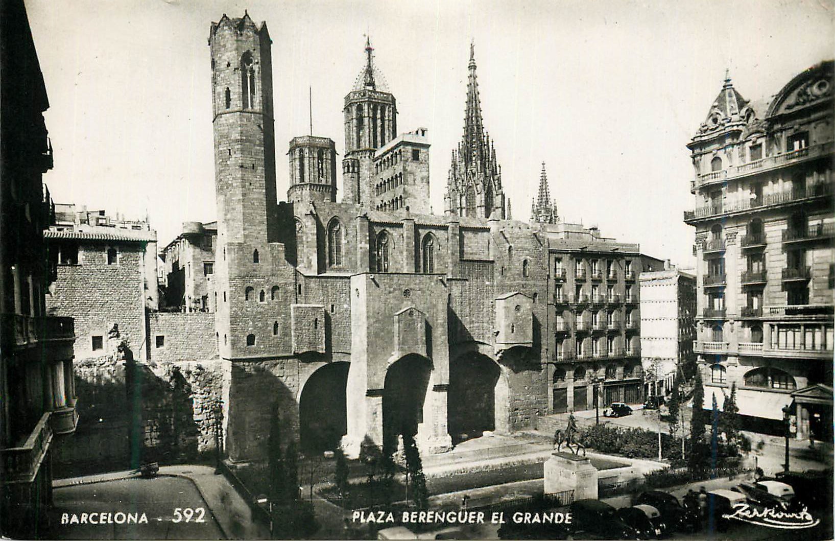 CPM Barcelona Plaza Berenguer El Grande Talleres A Zerkowitz Fotografo Tel Barcelona Reproduccion prohibida
