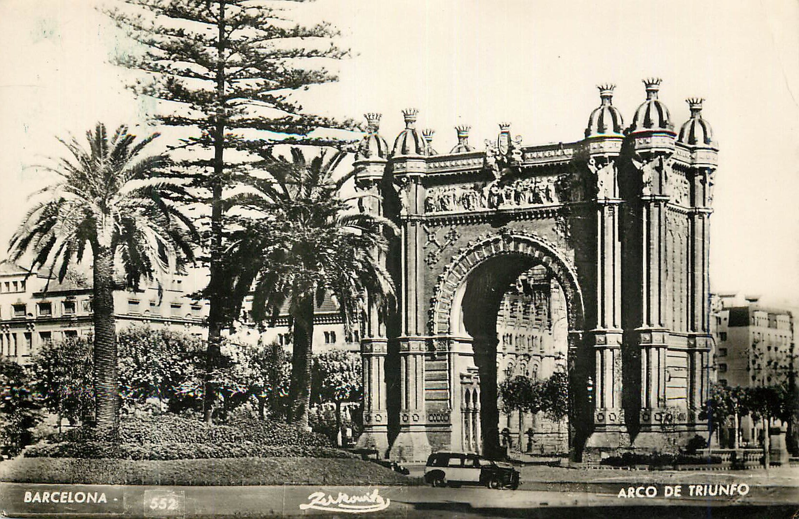 CPM Barcelona Arco de Triunfo Talleres A Zerkowitz Fotografo Tel Barcelona Reproduccion prohibida