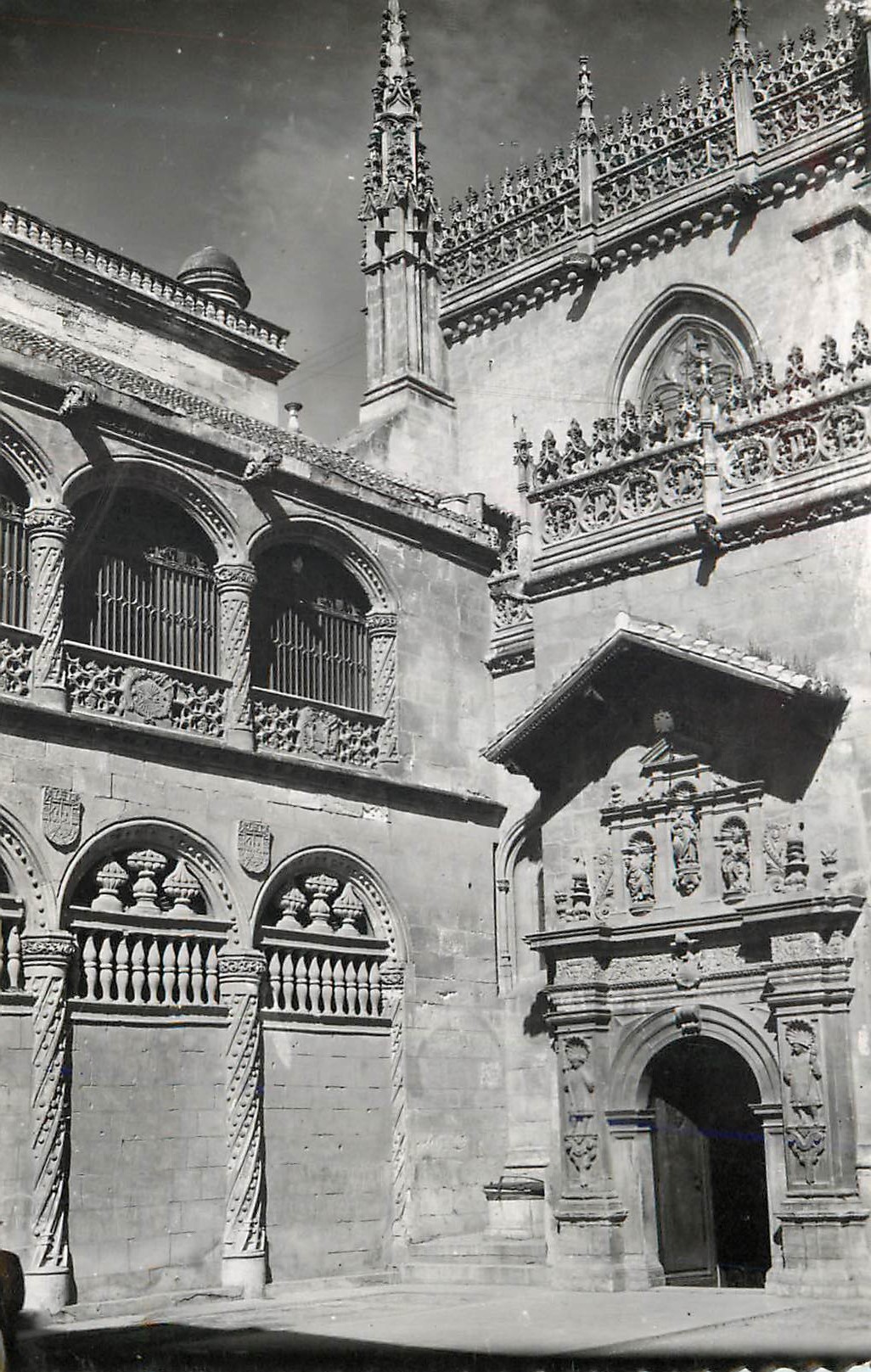 CPM Granada Capilla Real Terjeta Postal Ediciones Sicilla Zaragosa Prohibida la reproduccion