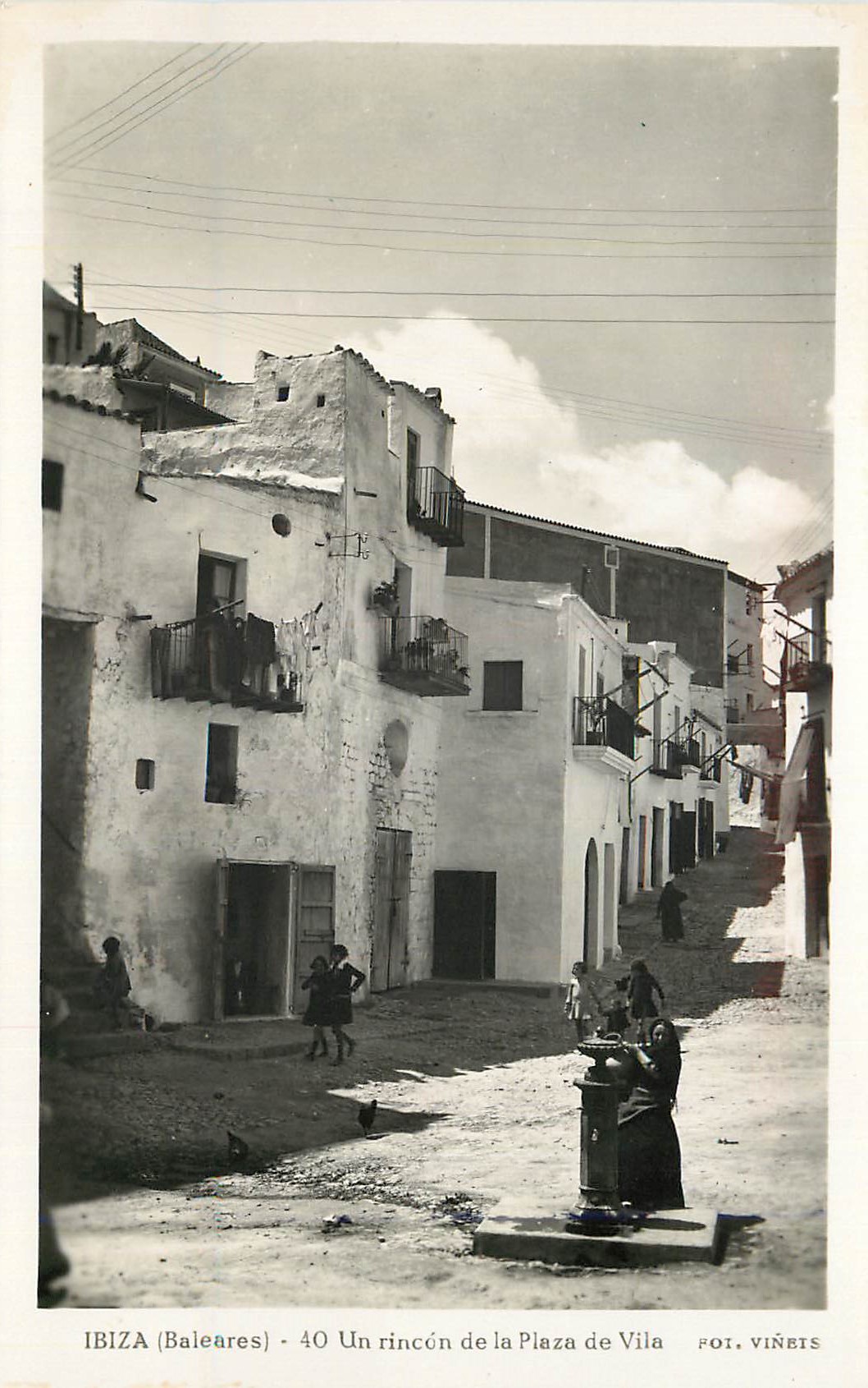 IBIZA (Baleares) - 40 Un rincón de la Plaza de Vila — Fot. Viñets