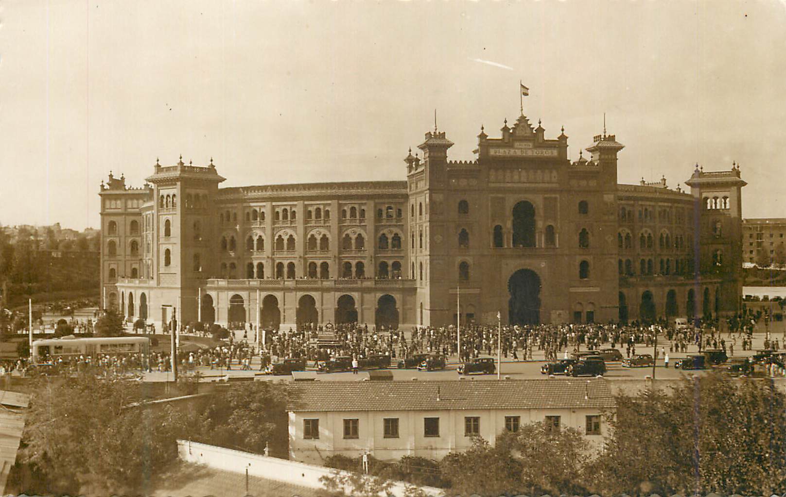 Nueva Plaza de Toros — Madrid — Éditions F. Molina