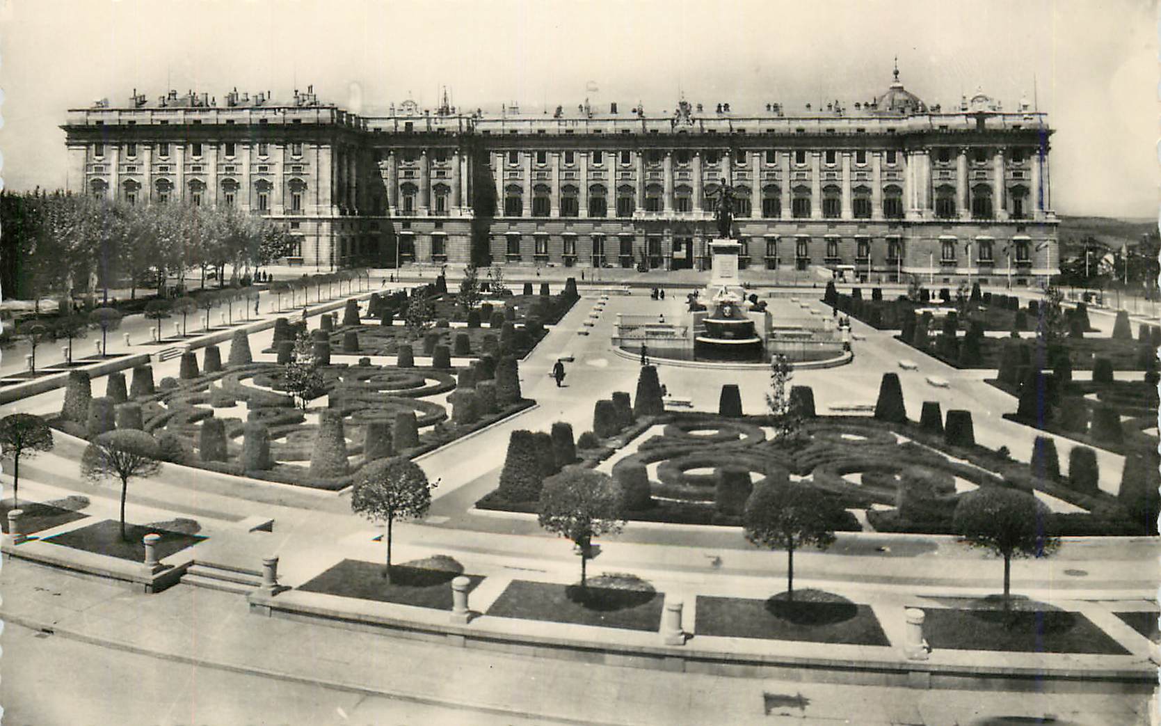 CPM Madrid Plaza de Oriente Place d Oriente Heliotipia Artistica Espanola Madrid