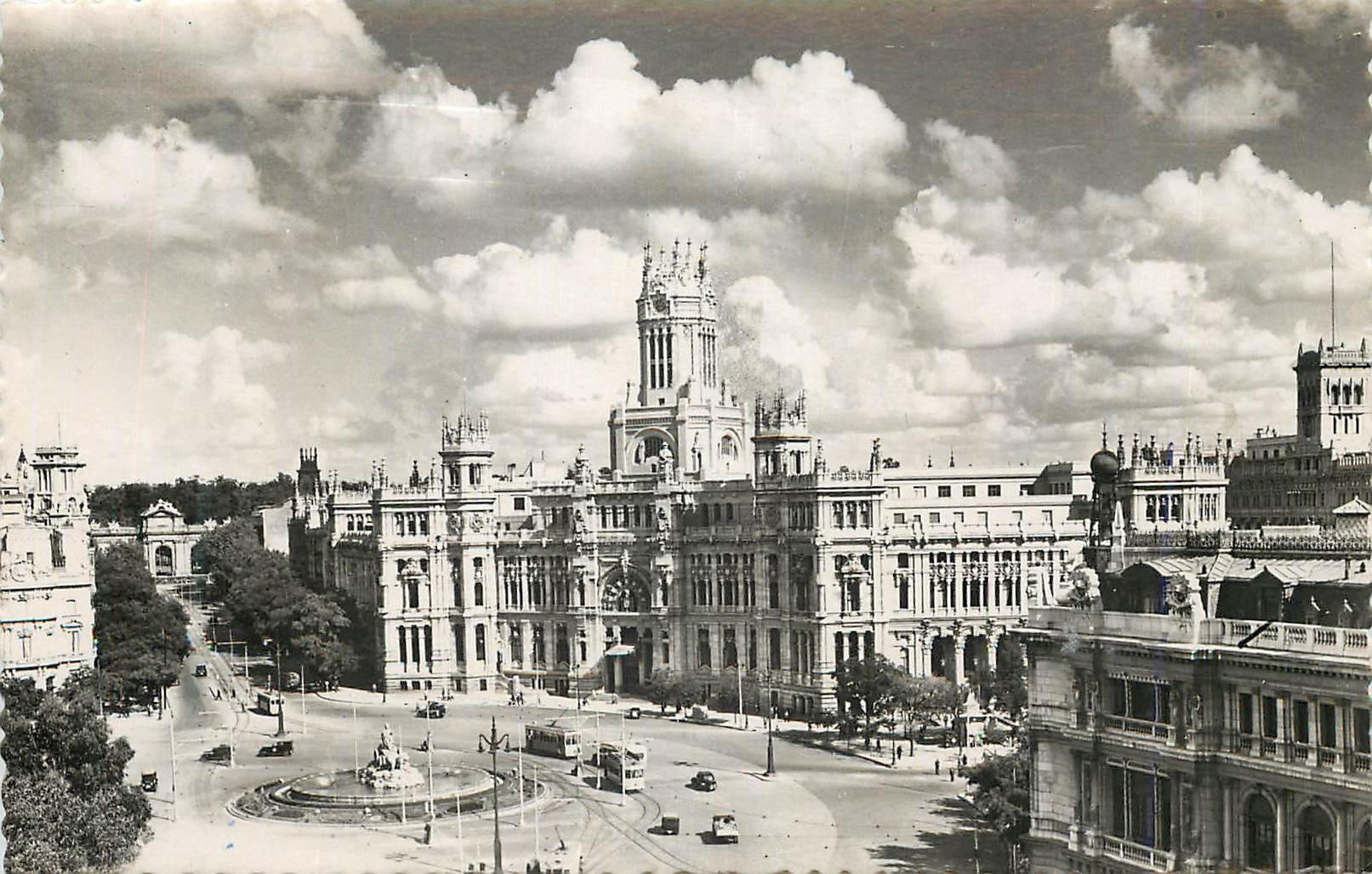 CPM Madrid Plaza de la Cibeles y Palacio de Comunicaciones Place de la Cybele et le Palais de la Poste et des Telegraphe
