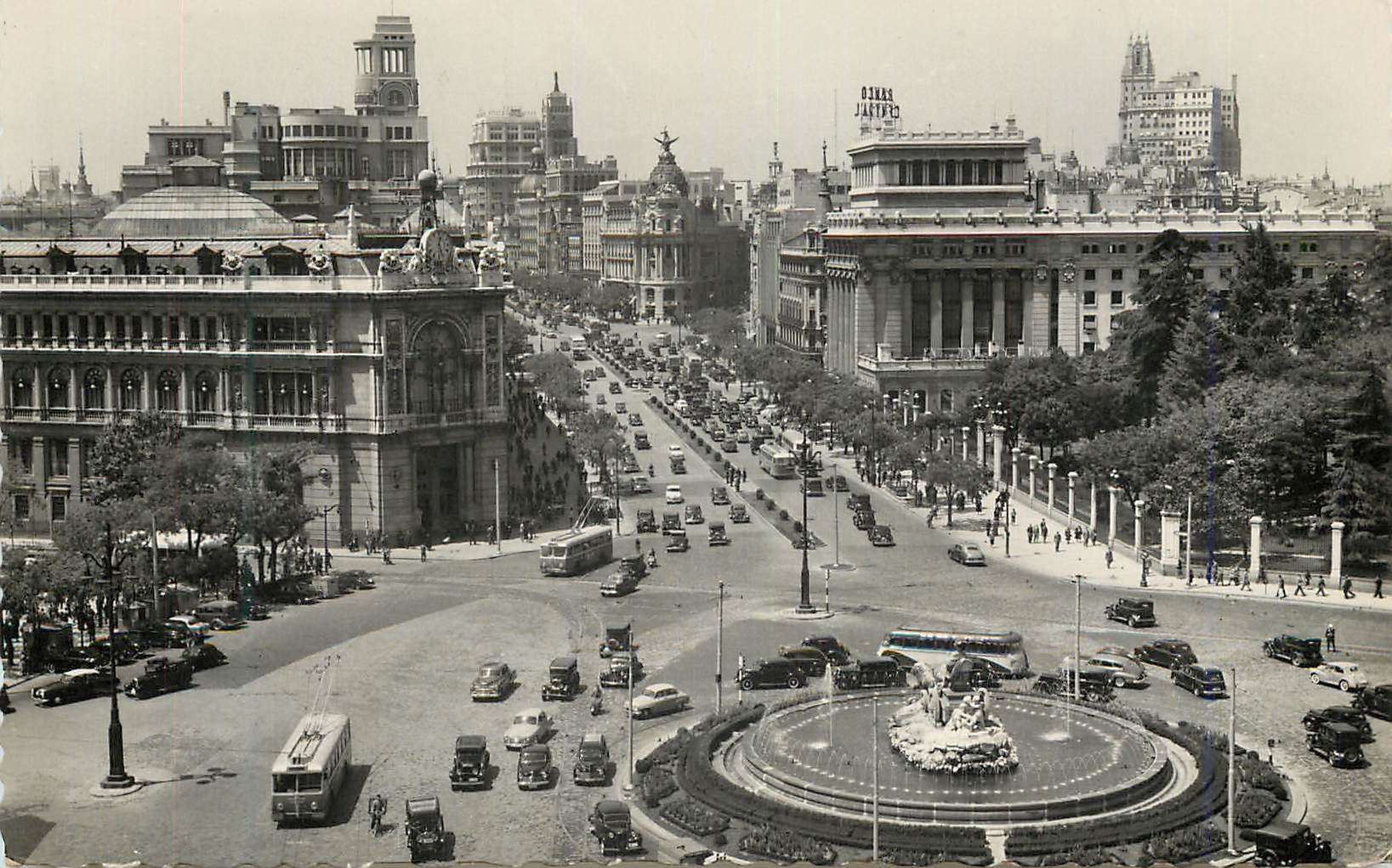 Madrid — Vue panoramique de la Plaza de Cibeles et rue d'Alcalá — Éditions García Garrabella, n°162